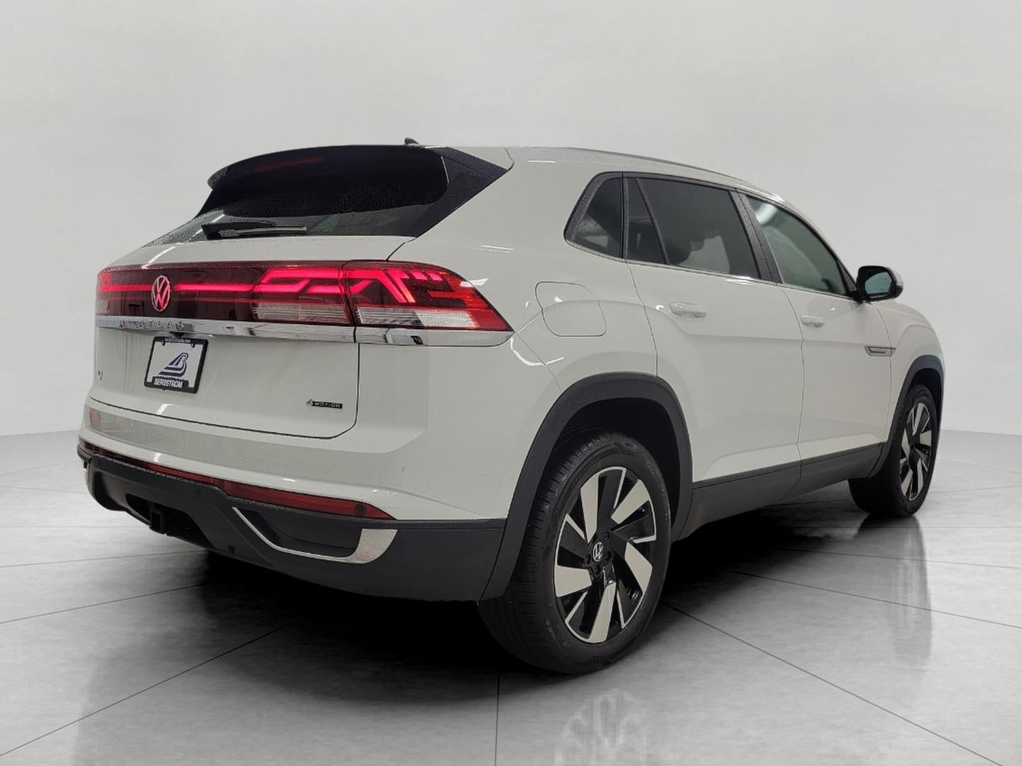 2025 Volkswagen Atlas Cross Sport 2.0T SE w/Technology 4MOTION