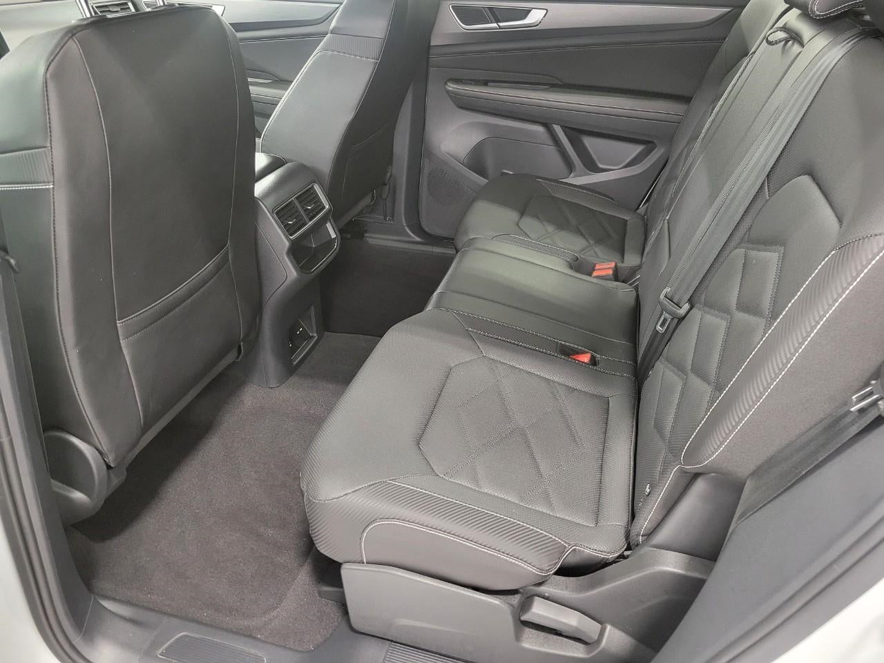 2025 Volkswagen Atlas Cross Sport 2.0T SE w/Technology 4MOTION