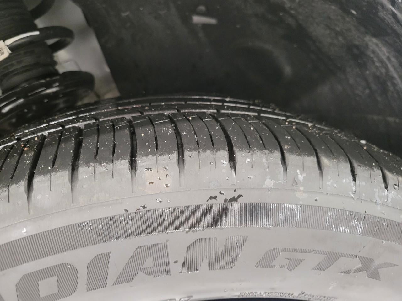 2025 Volkswagen Atlas Cross Sport 2.0T SE w/Technology 4MOTION