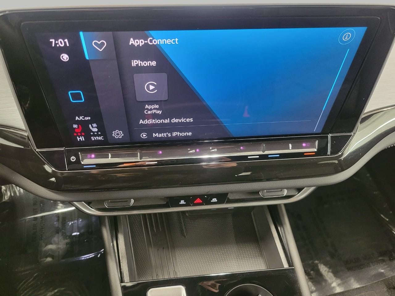 2025 Volkswagen Atlas Cross Sport 2.0T SE w/Technology 4MOTION