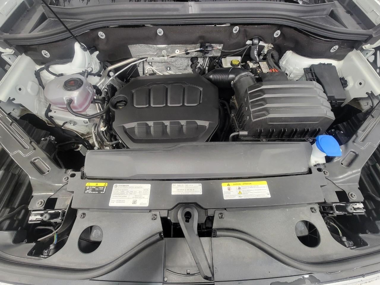 2025 Volkswagen Atlas Cross Sport 2.0T SE w/Technology 4MOTION
