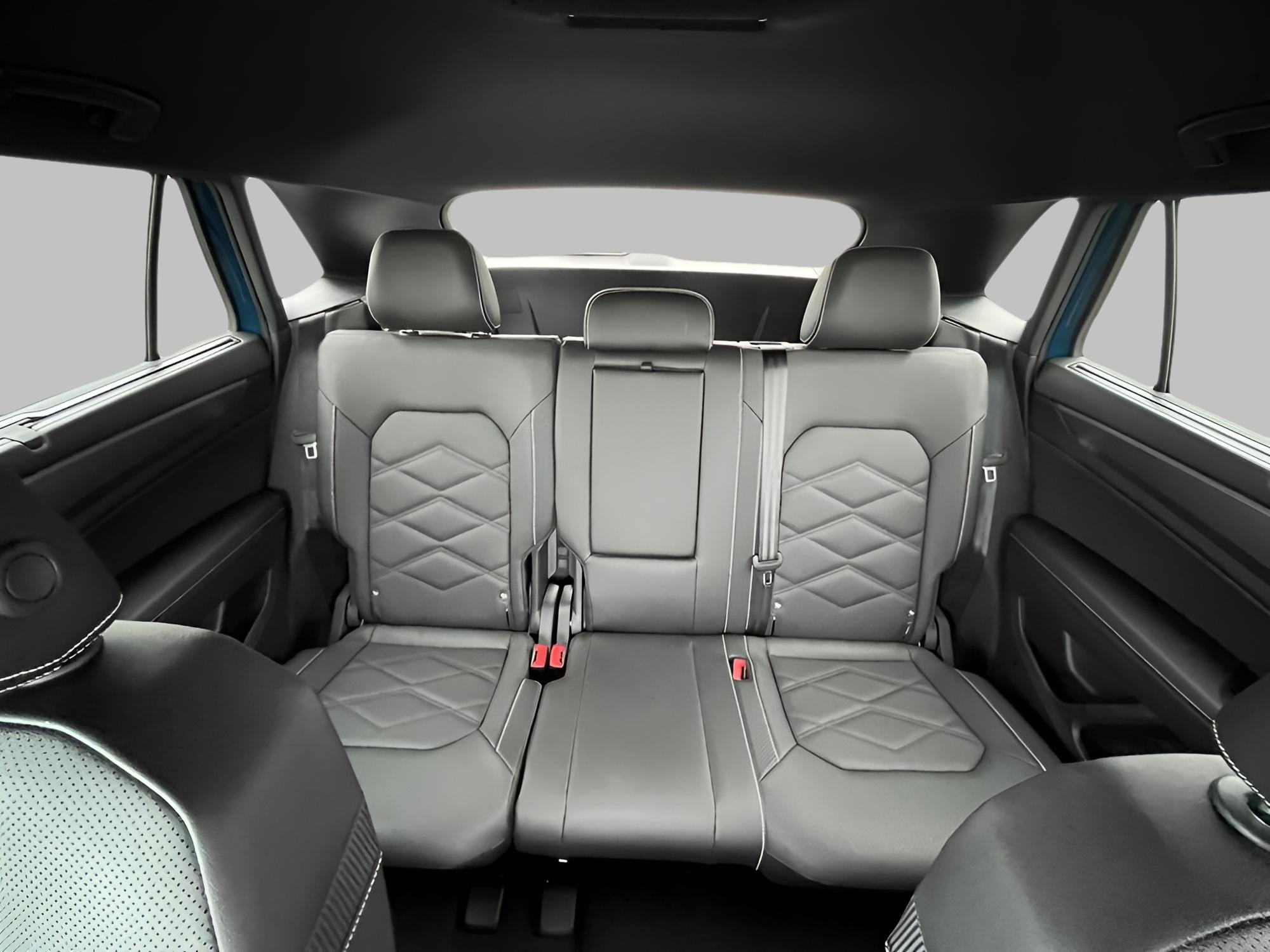 2025 Volkswagen Atlas Cross Sport 2.0T SE w/Technology 4MOTION