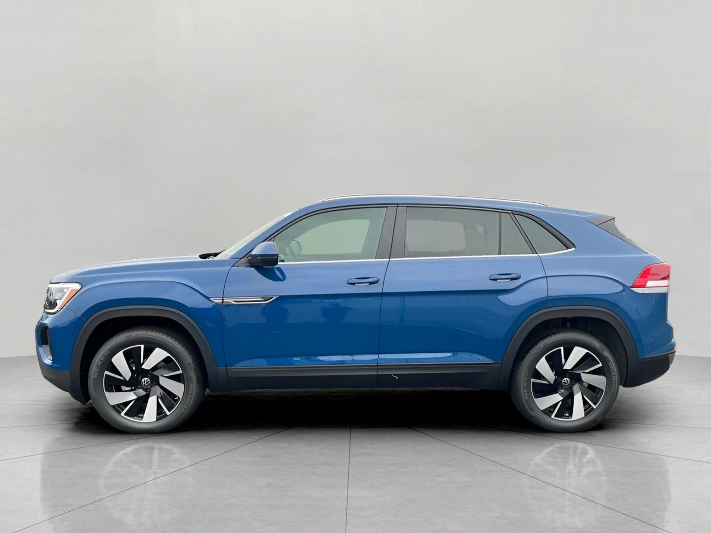 2025 Volkswagen Atlas Cross Sport 2.0T SE w/Technology 4MOTION