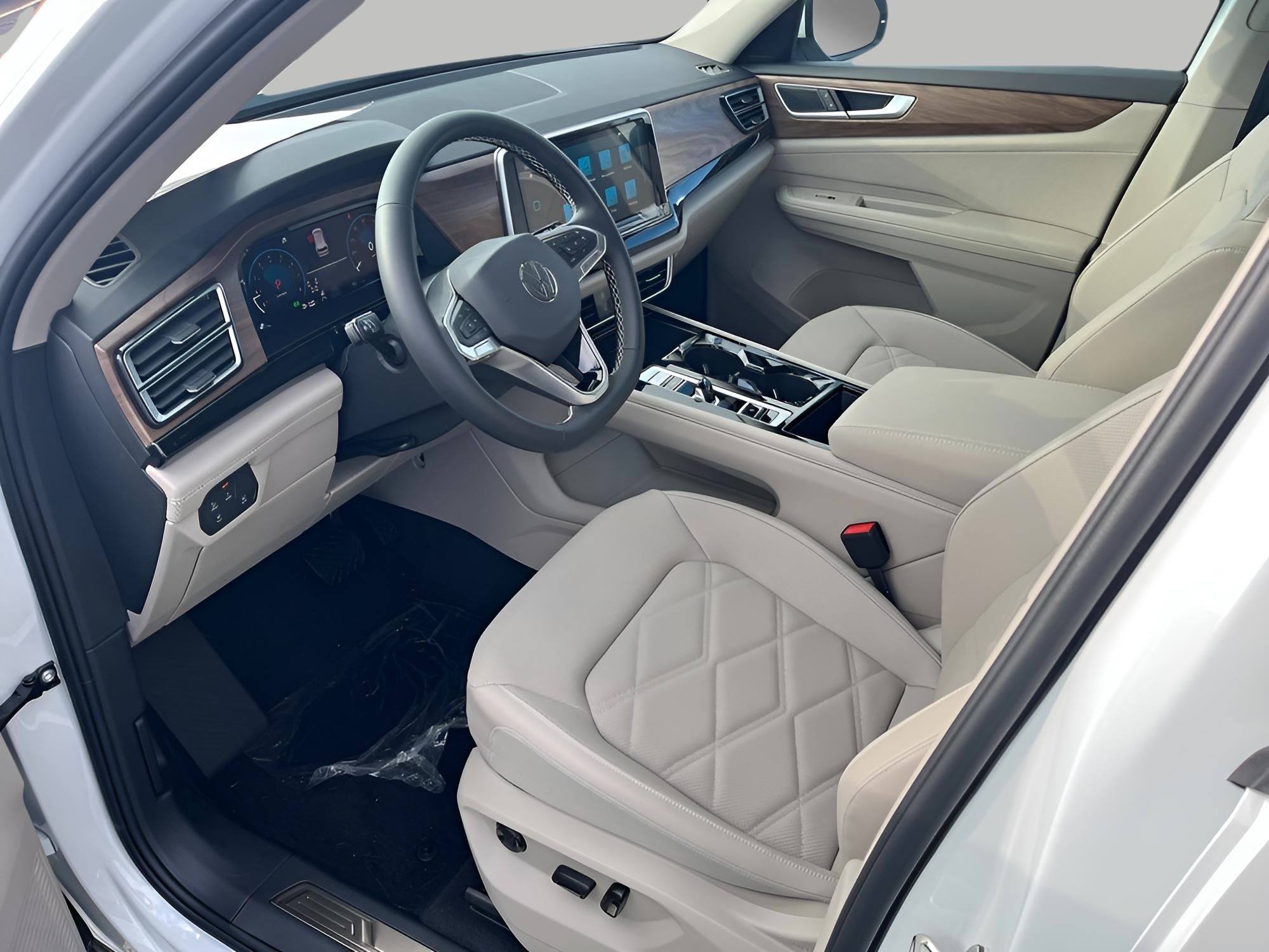 2026 Volkswagen Atlas 2.0T SE w/Technology 4MOTION