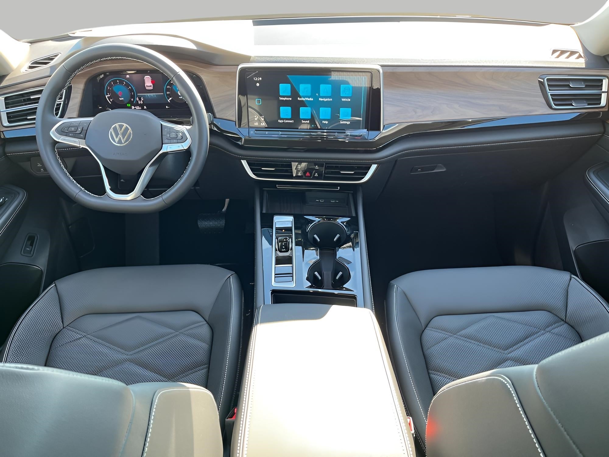 2026 Volkswagen Atlas 2.0T SE w/Technology 4MOTION