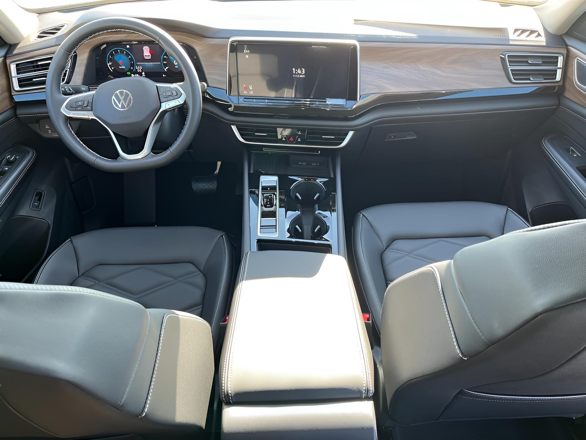 2026 Volkswagen Atlas 2.0T SE w/Technology 4MOTION