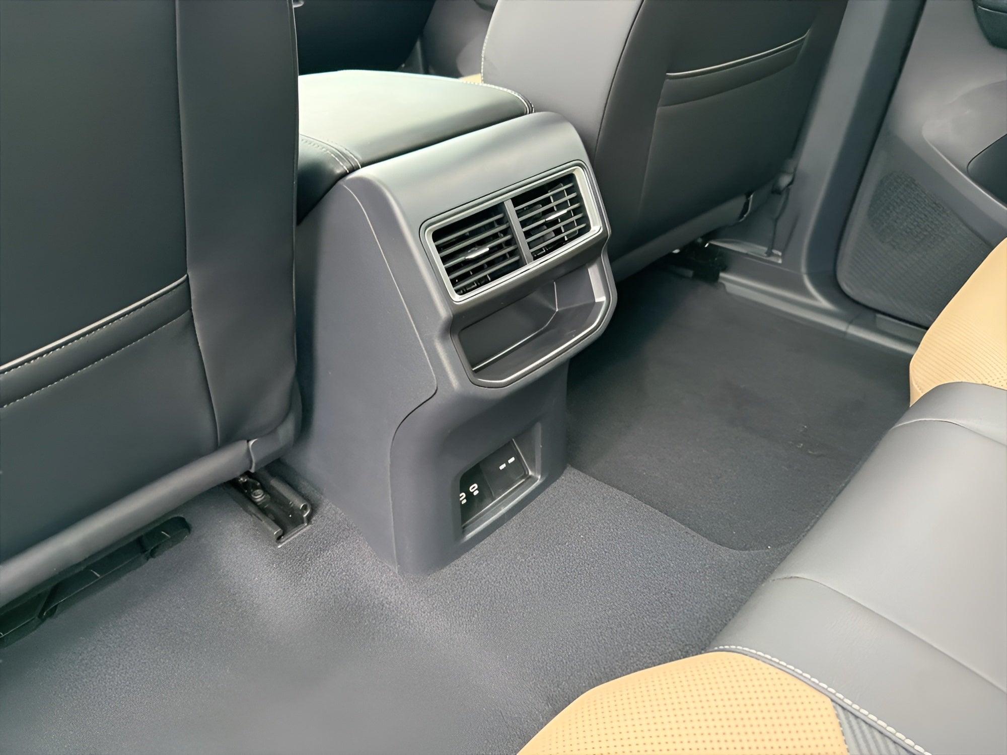 2026 Volkswagen Atlas Cross Sport 2.0T SE w/Technology 4MOTION