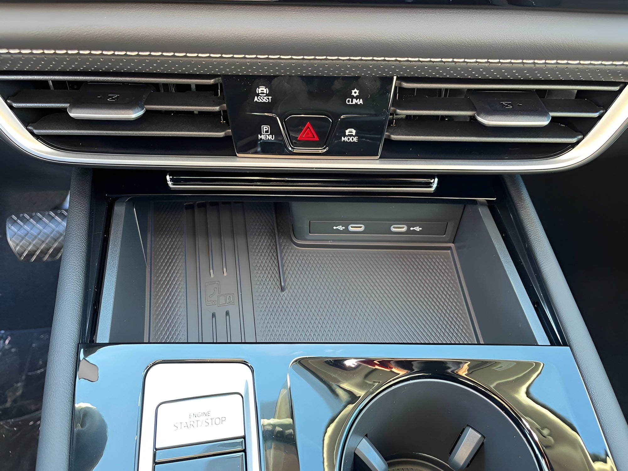 2026 Volkswagen Atlas 2.0T SE w/Technology 4MOTION