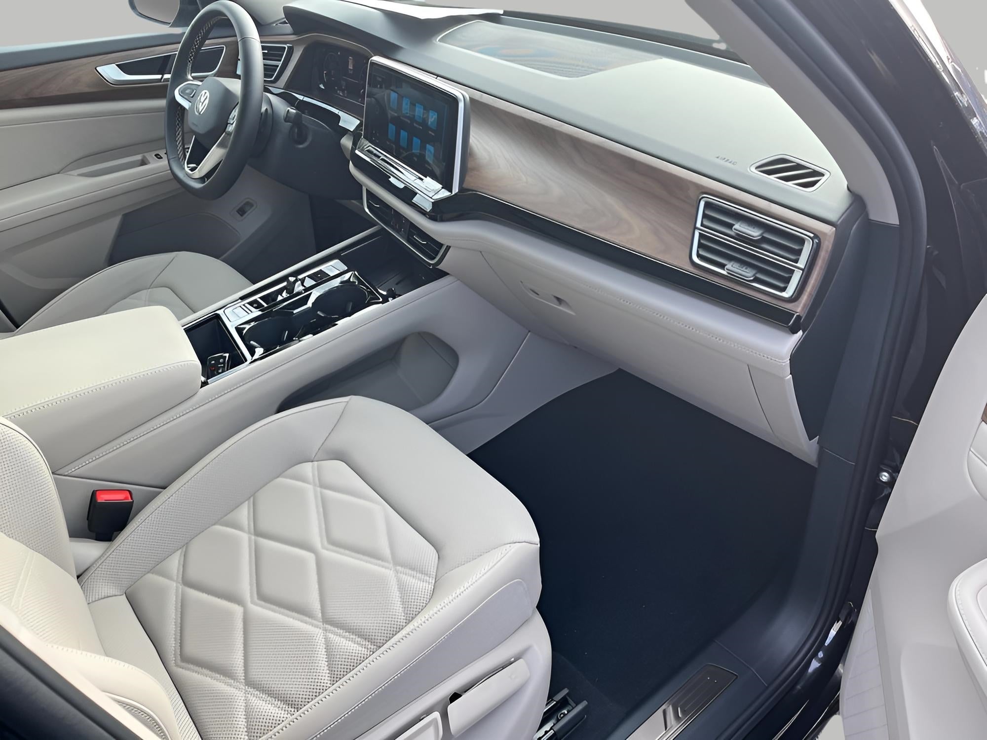 2026 Volkswagen Atlas 2.0T SE w/Technology 4MOTION