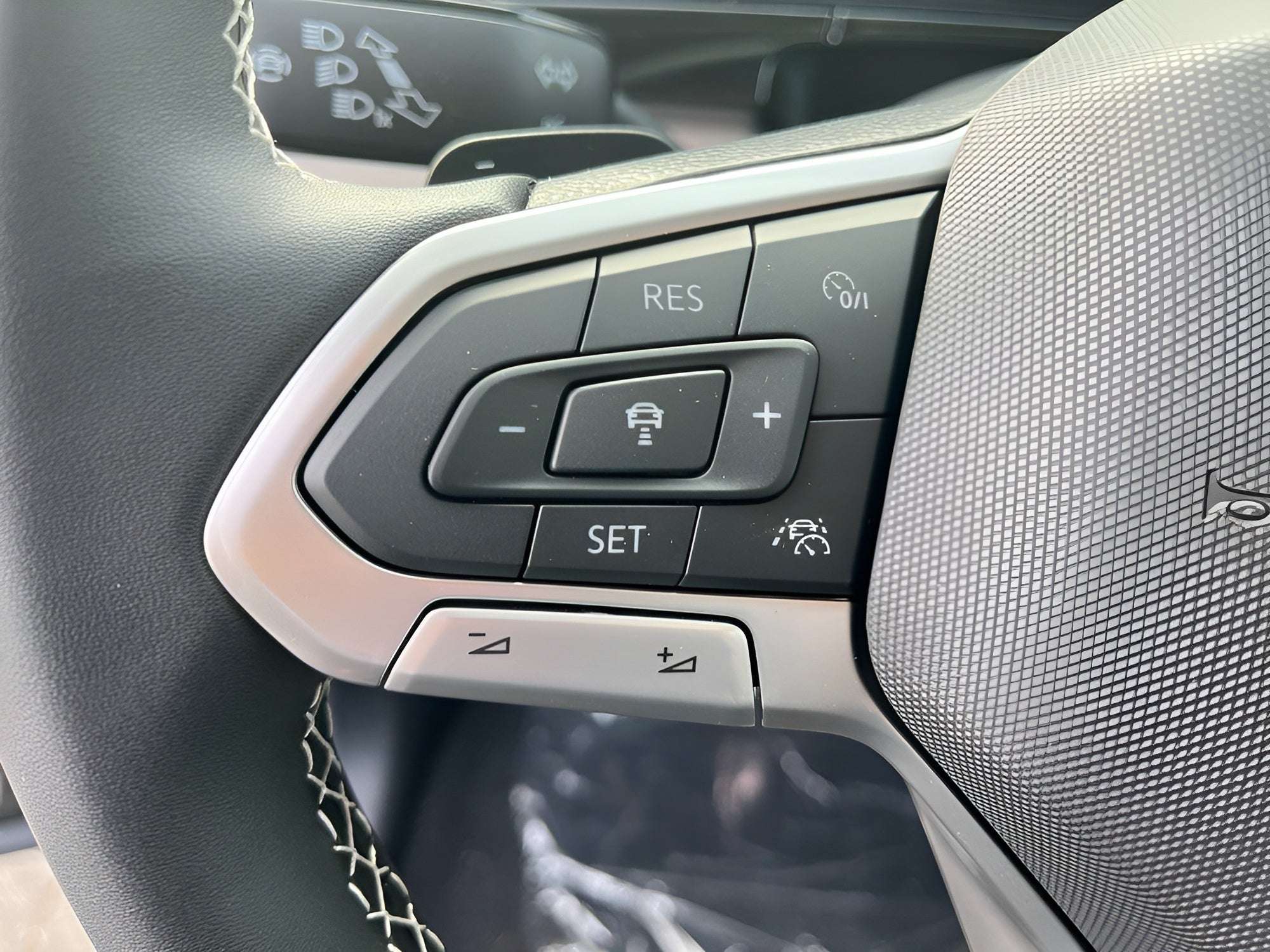 2026 Volkswagen Atlas 2.0T SE w/Technology 4MOTION