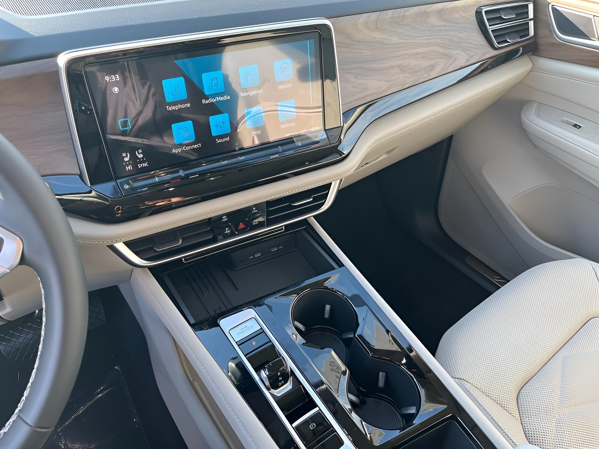 2026 Volkswagen Atlas 2.0T SE w/Technology 4MOTION