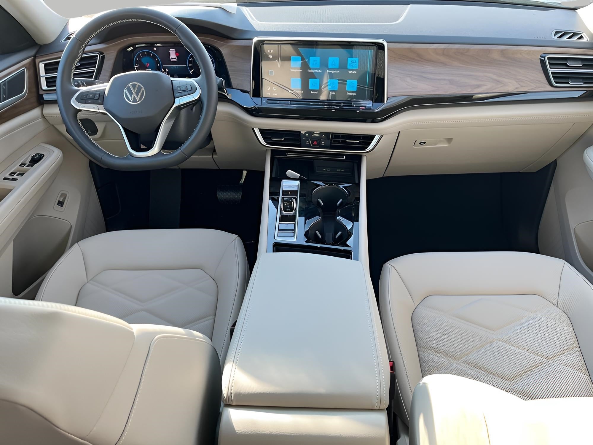 2026 Volkswagen Atlas 2.0T SE w/Technology 4MOTION