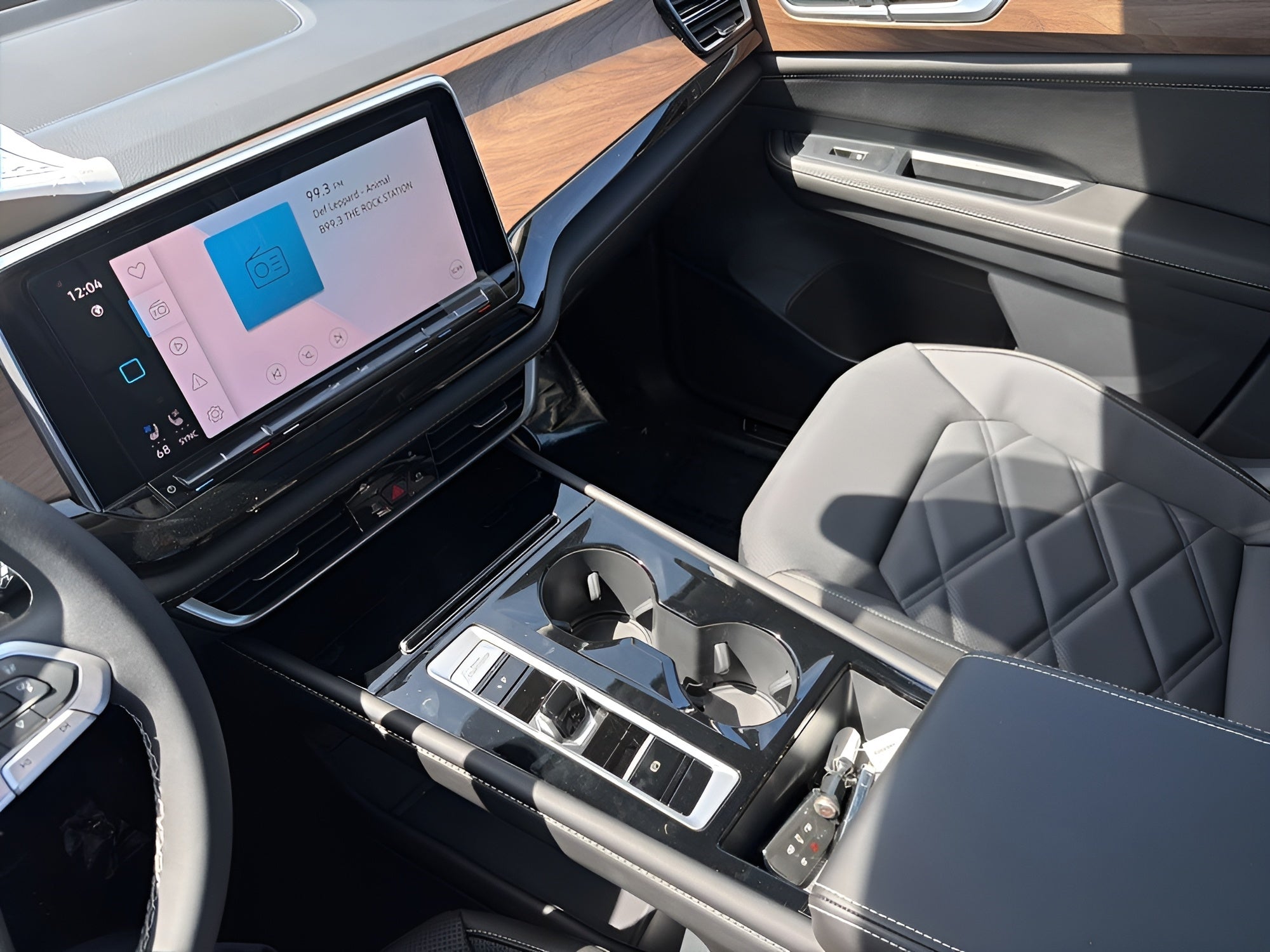 2026 Volkswagen Atlas 2.0T SE w/Technology 4MOTION