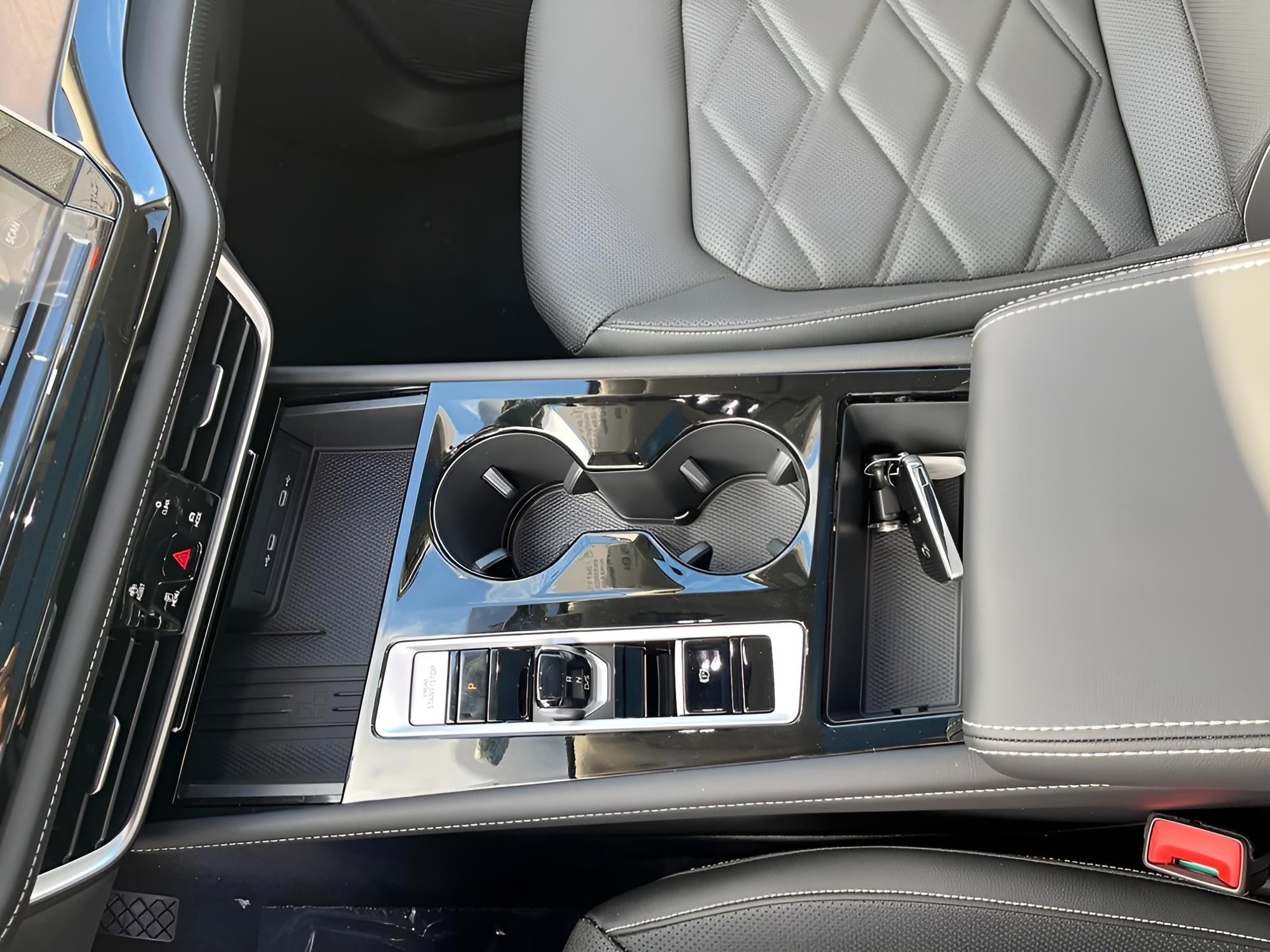 2026 Volkswagen Atlas 2.0T SE w/Technology 4MOTION