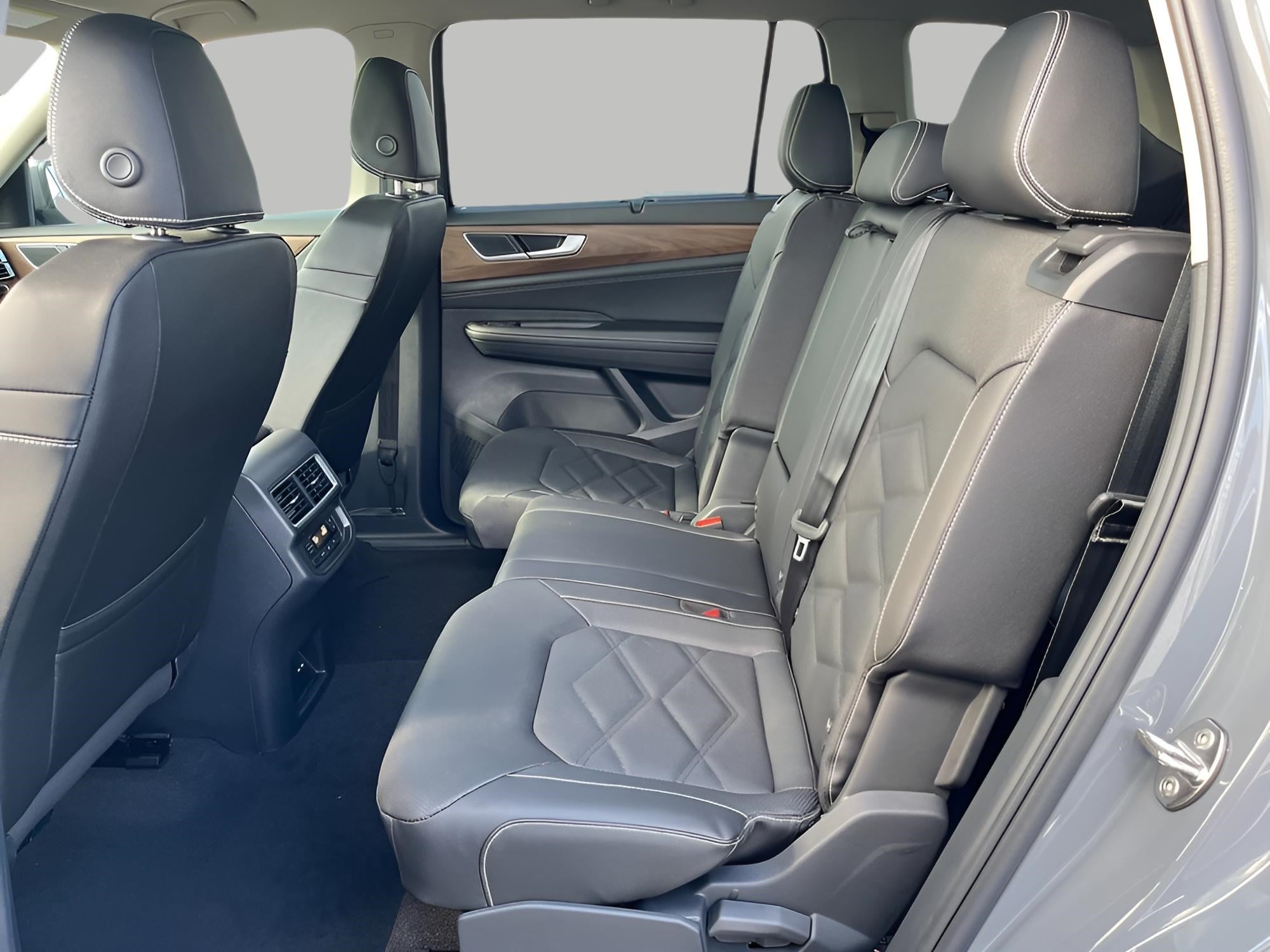 2026 Volkswagen Atlas 2.0T SE w/Technology 4MOTION