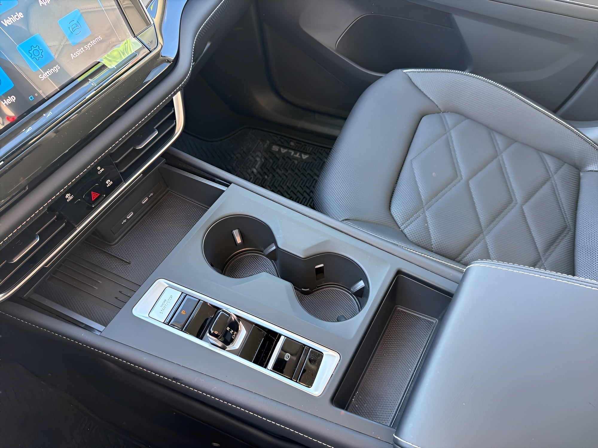 2025 Volkswagen Atlas 2.0T SE 4MOTION