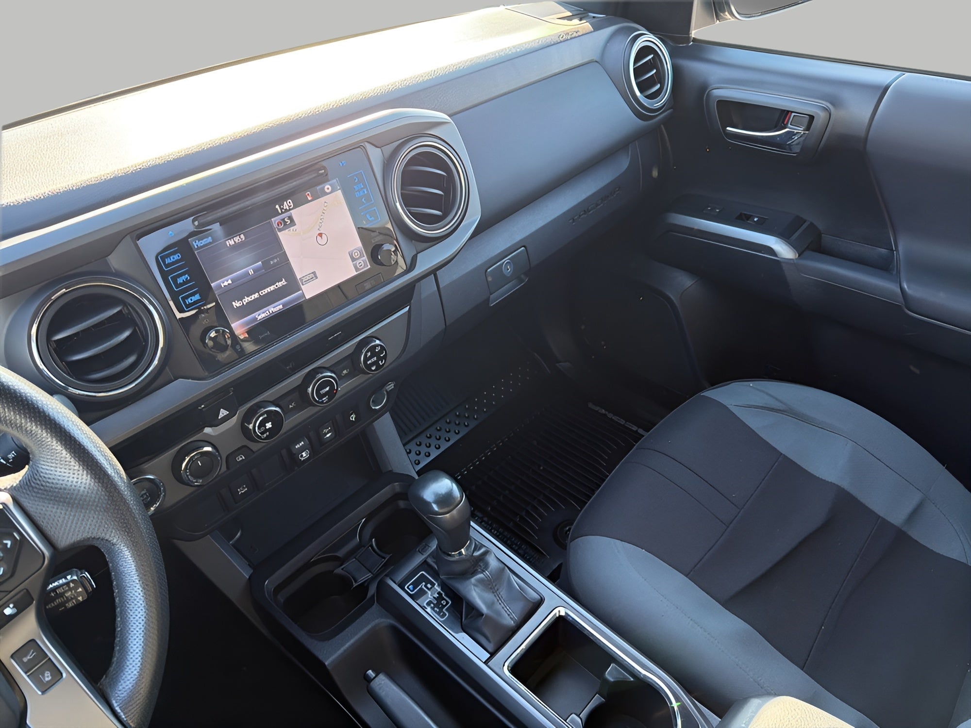 2018 Toyota TACOMA TRD Sport Double Cab 5' Bed V6 4x4 AT