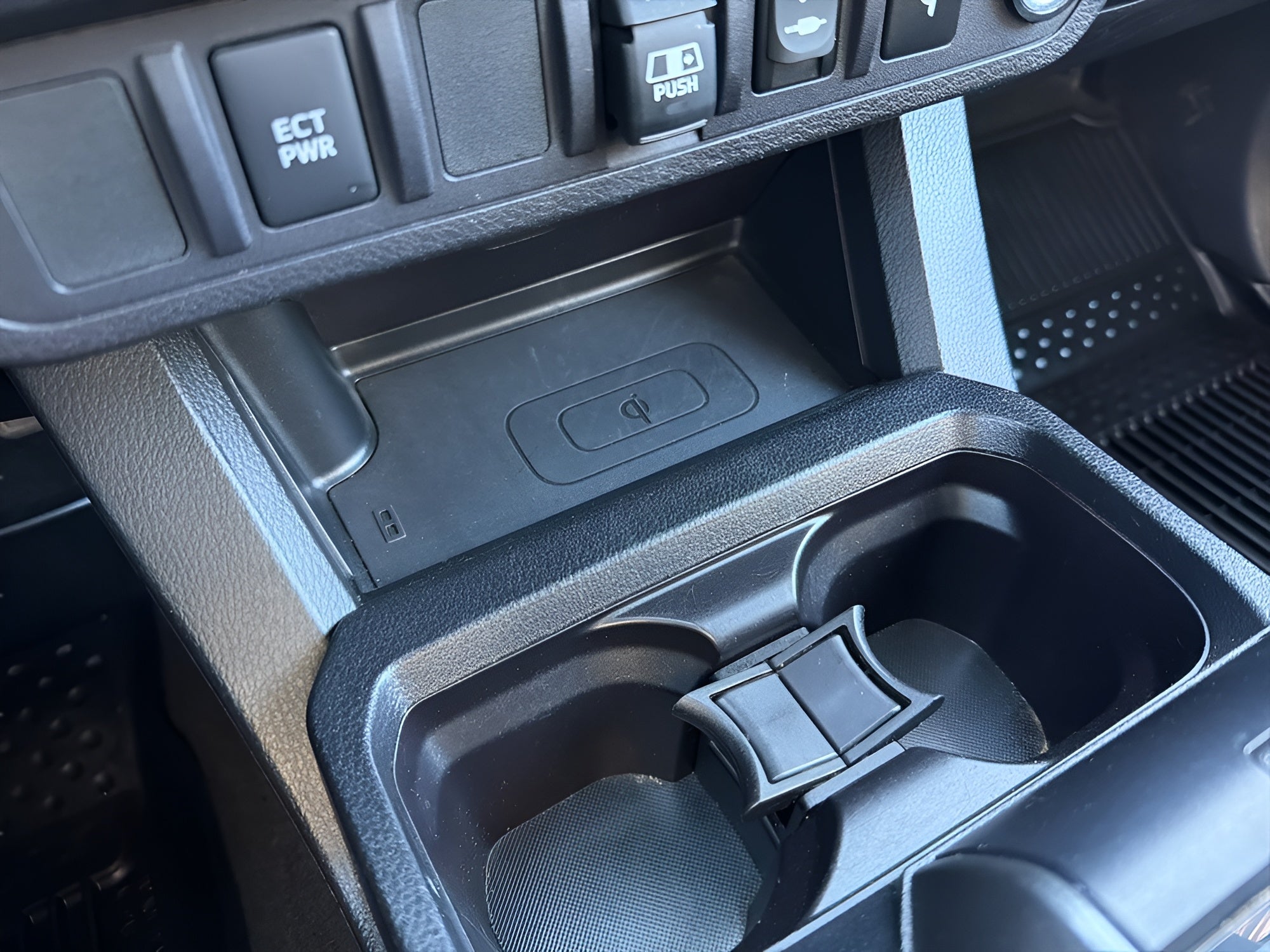 2018 Toyota TACOMA TRD Sport Double Cab 5' Bed V6 4x4 AT