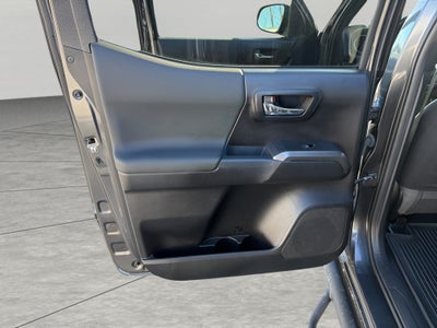 2018 Toyota TACOMA TRD Sport Double Cab 5' Bed V6 4x4 AT