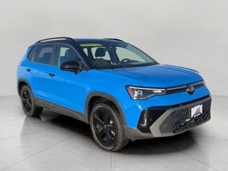 2025 Volkswagen Taos SE Black 4MOTION