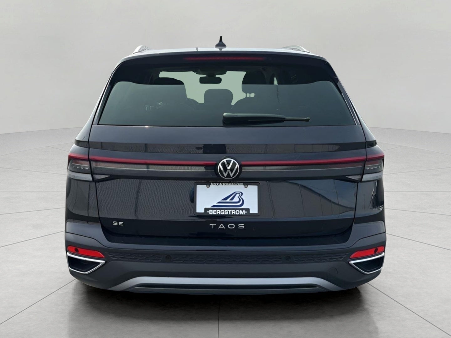 2026 Volkswagen Taos SE FWD
