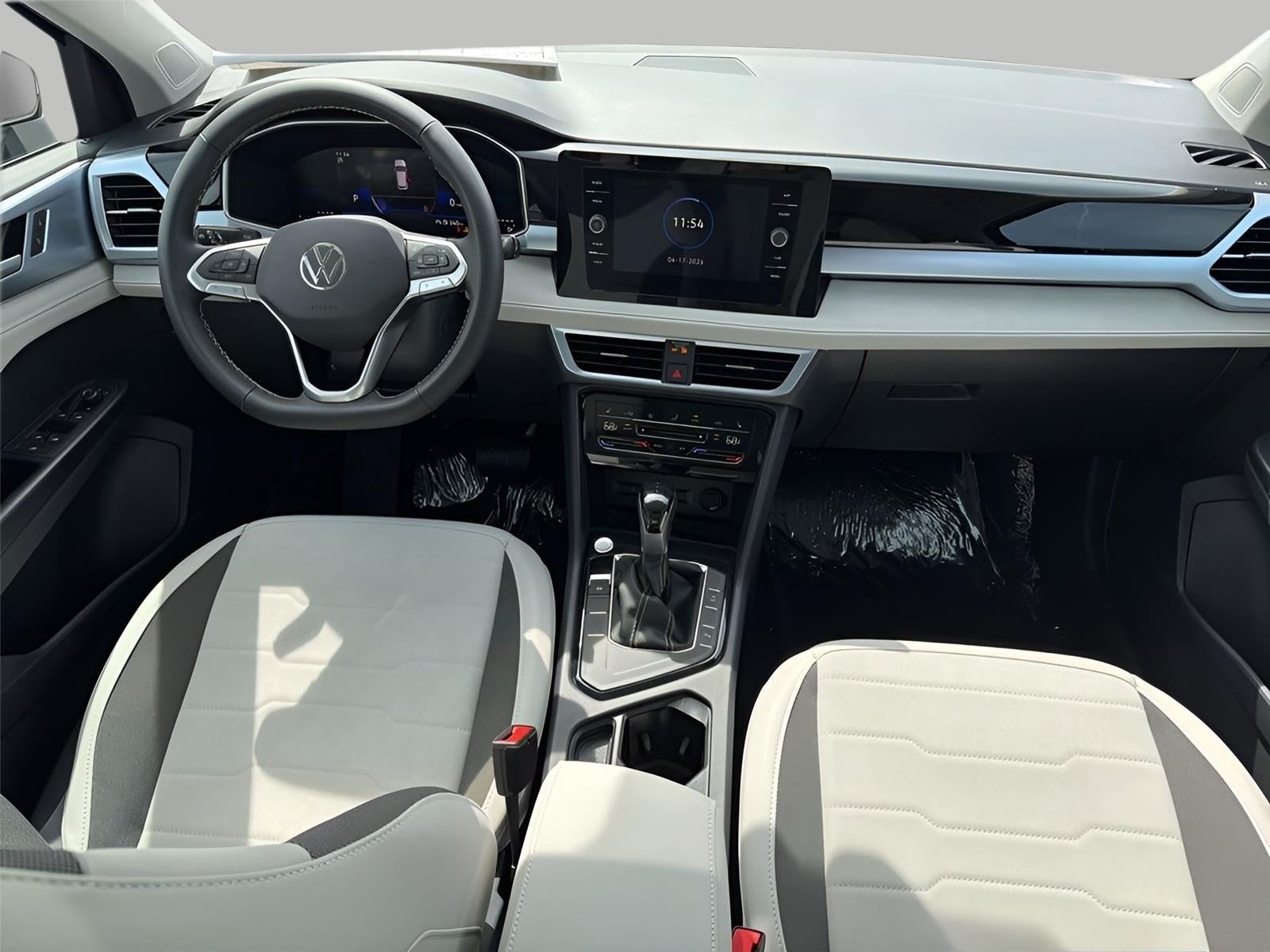 2026 Volkswagen Taos SE FWD
