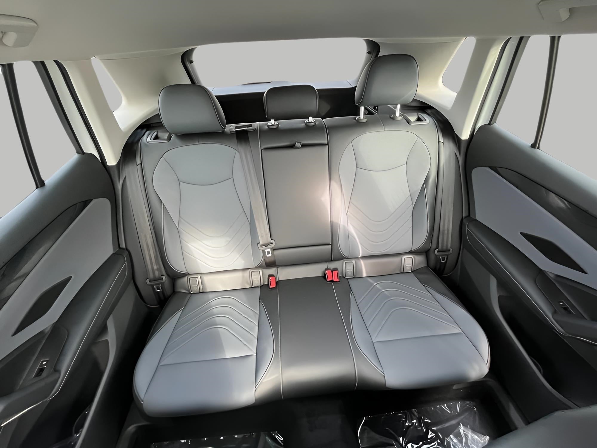 2025 Volkswagen Tiguan 2.0T SE 4MOTION