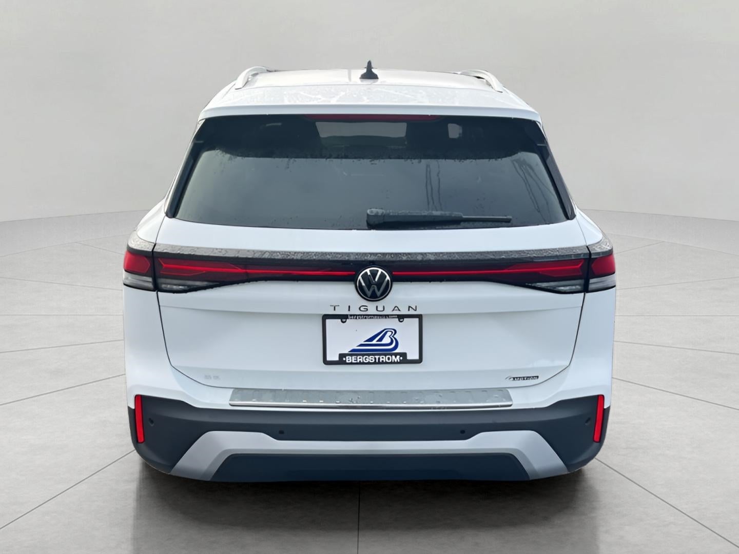 2025 Volkswagen Tiguan 2.0T SE 4MOTION
