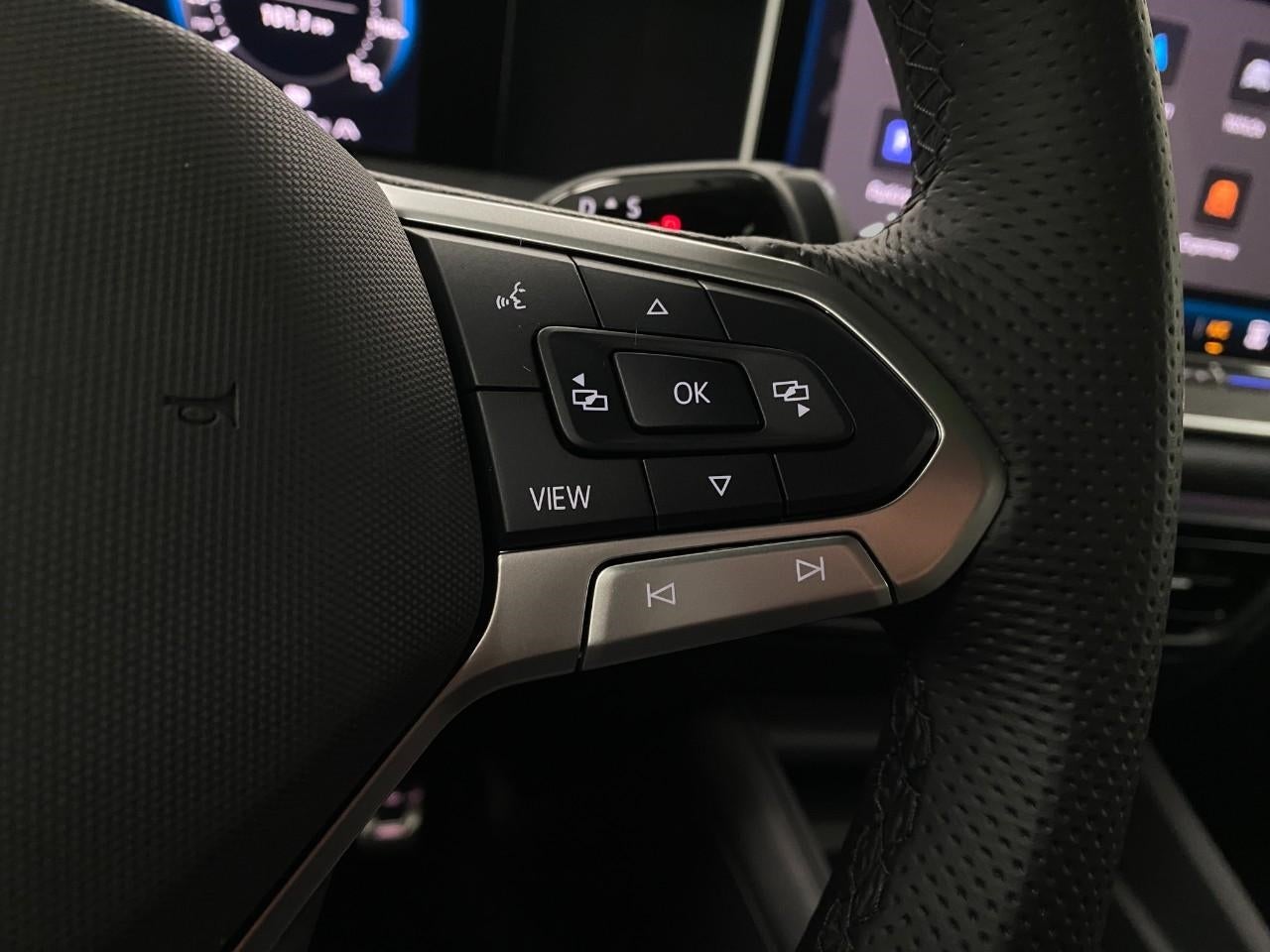 2026 Volkswagen Tiguan SE R-Line Black 4MOTION