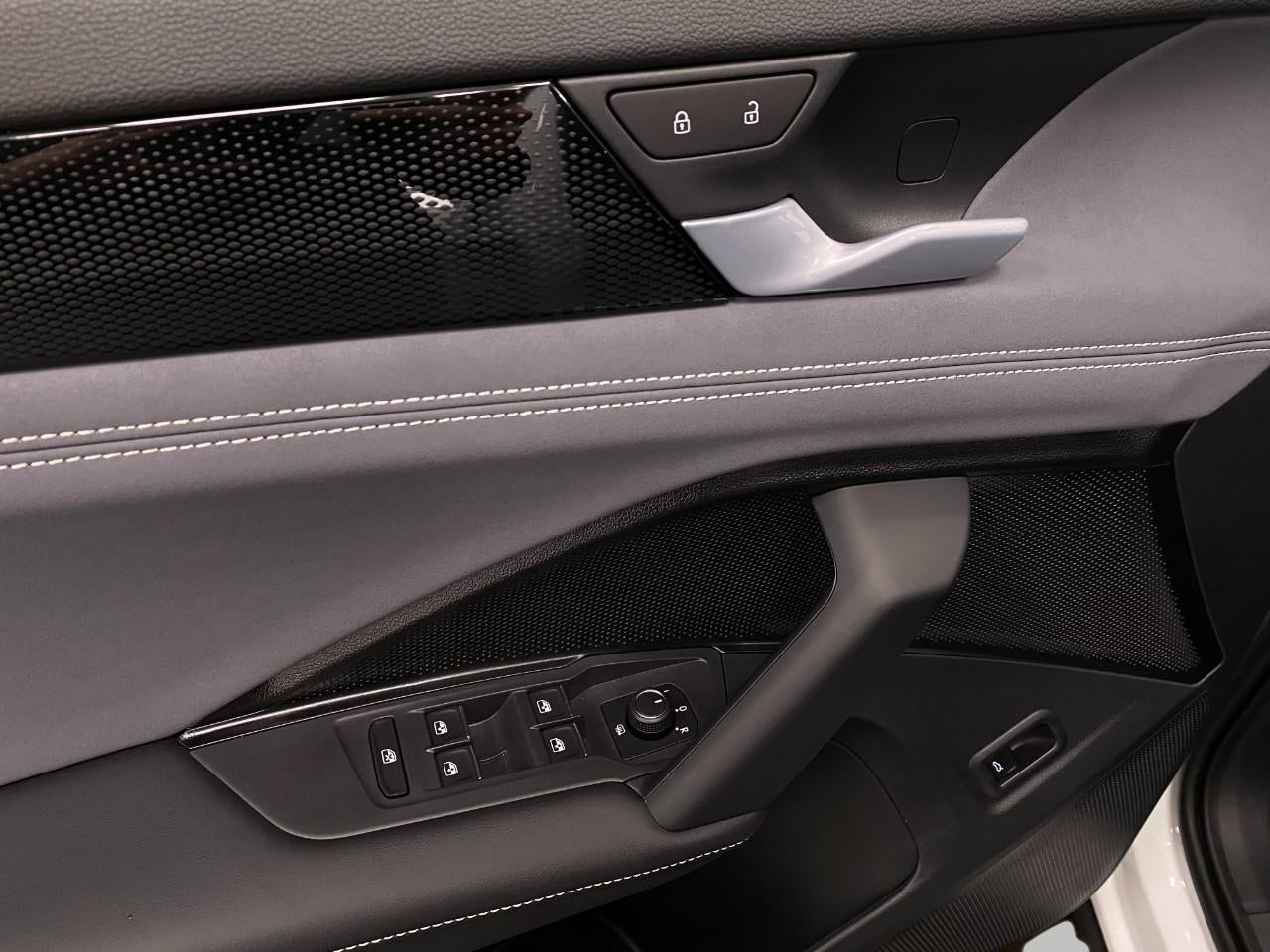 2026 Volkswagen Tiguan SE R-Line Black 4MOTION