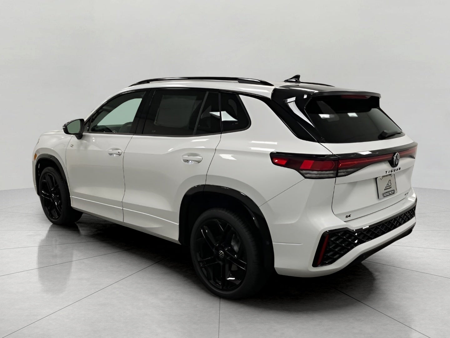 2026 Volkswagen Tiguan SE R-Line Black 4MOTION