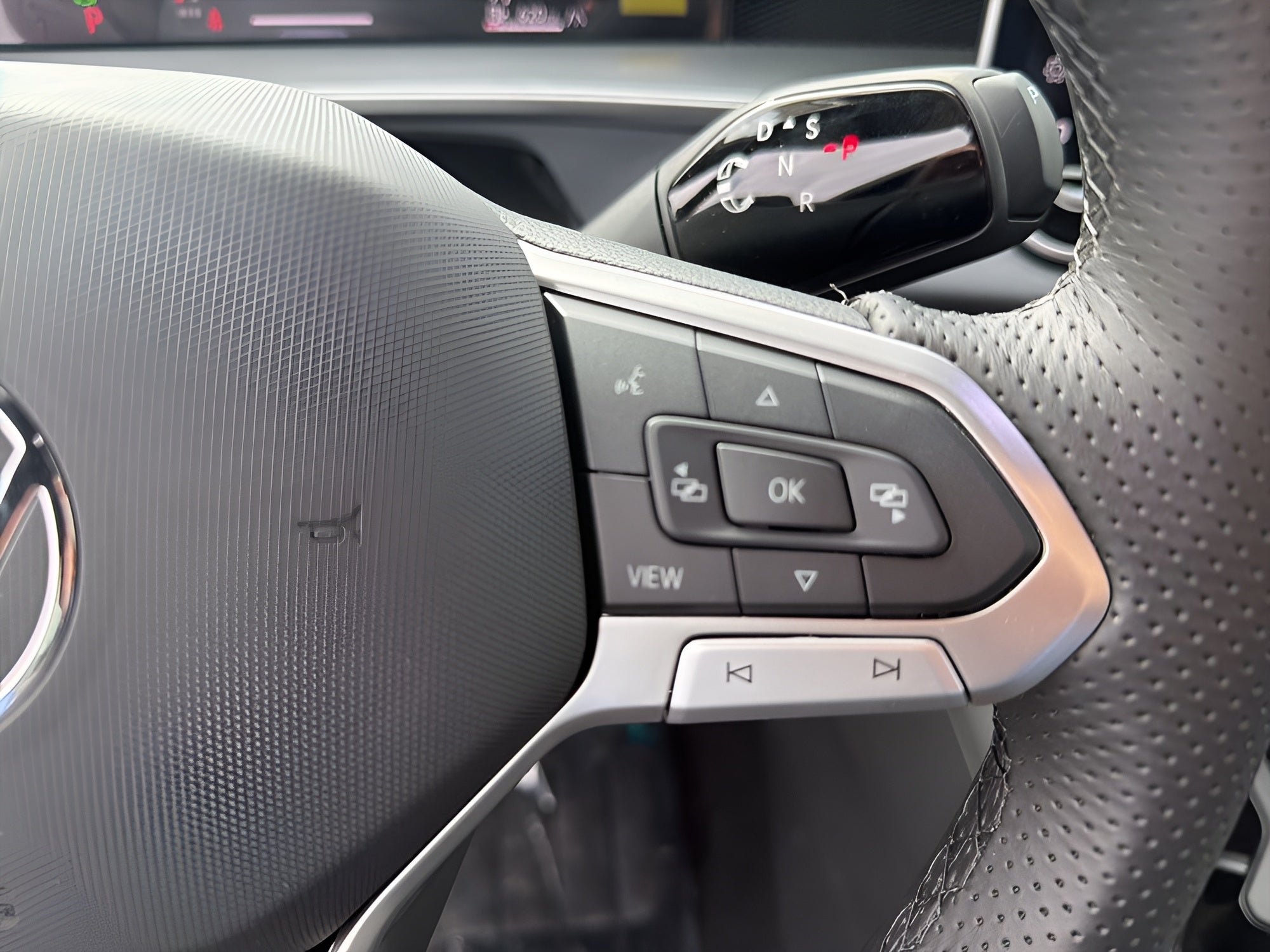 2026 Volkswagen Tiguan SE R-Line Black 4MOTION