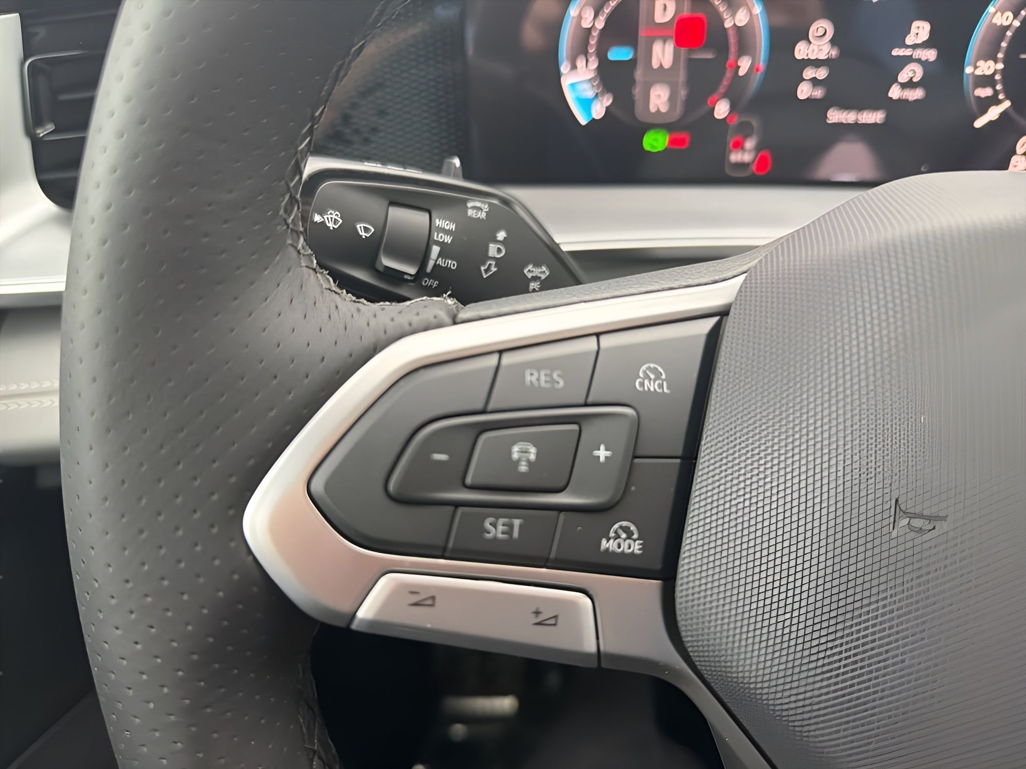 2026 Volkswagen Tiguan 2.0T SE R-Line Black 4MOTION