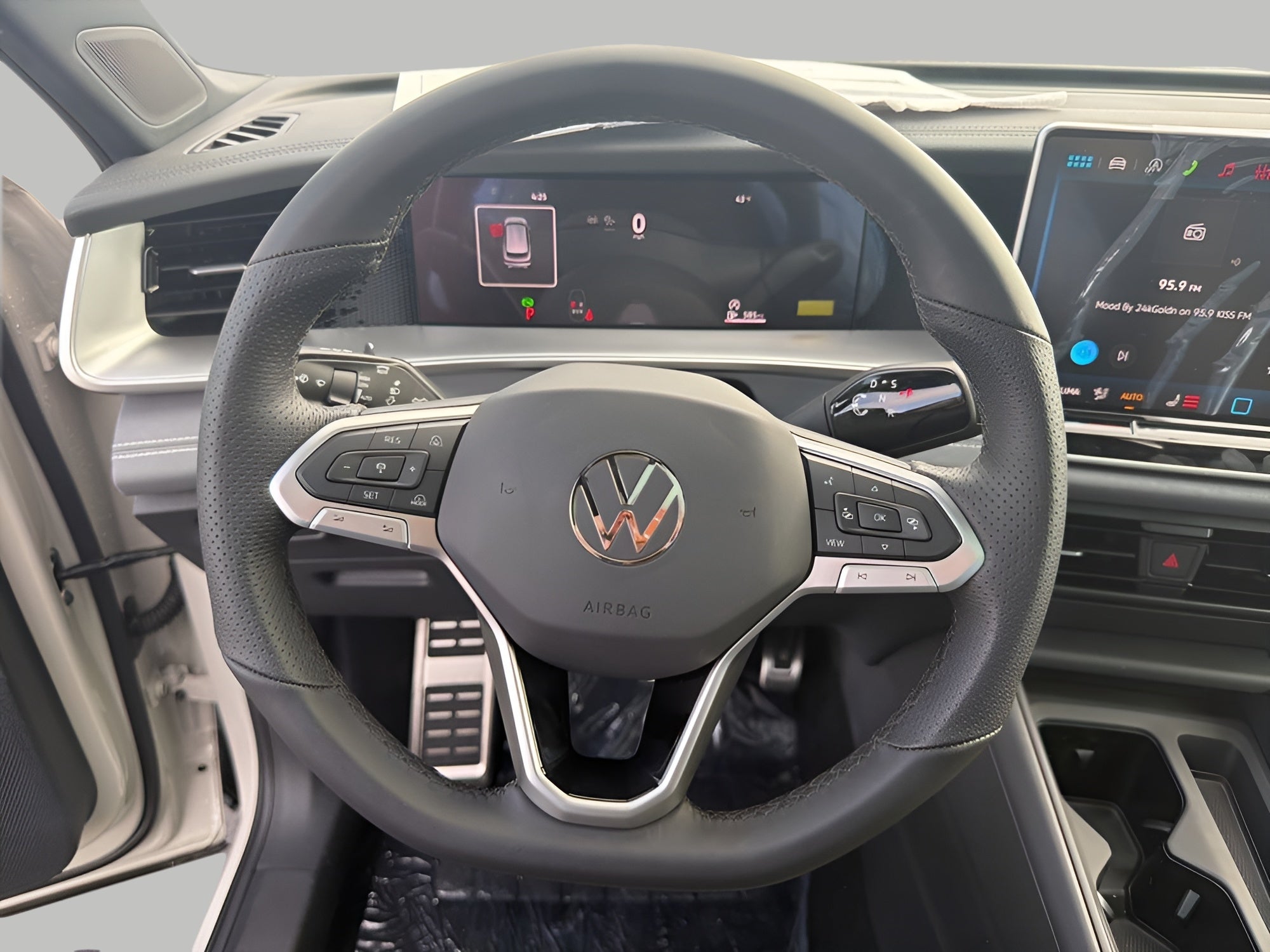 2026 Volkswagen Tiguan SE R-Line Black FWD