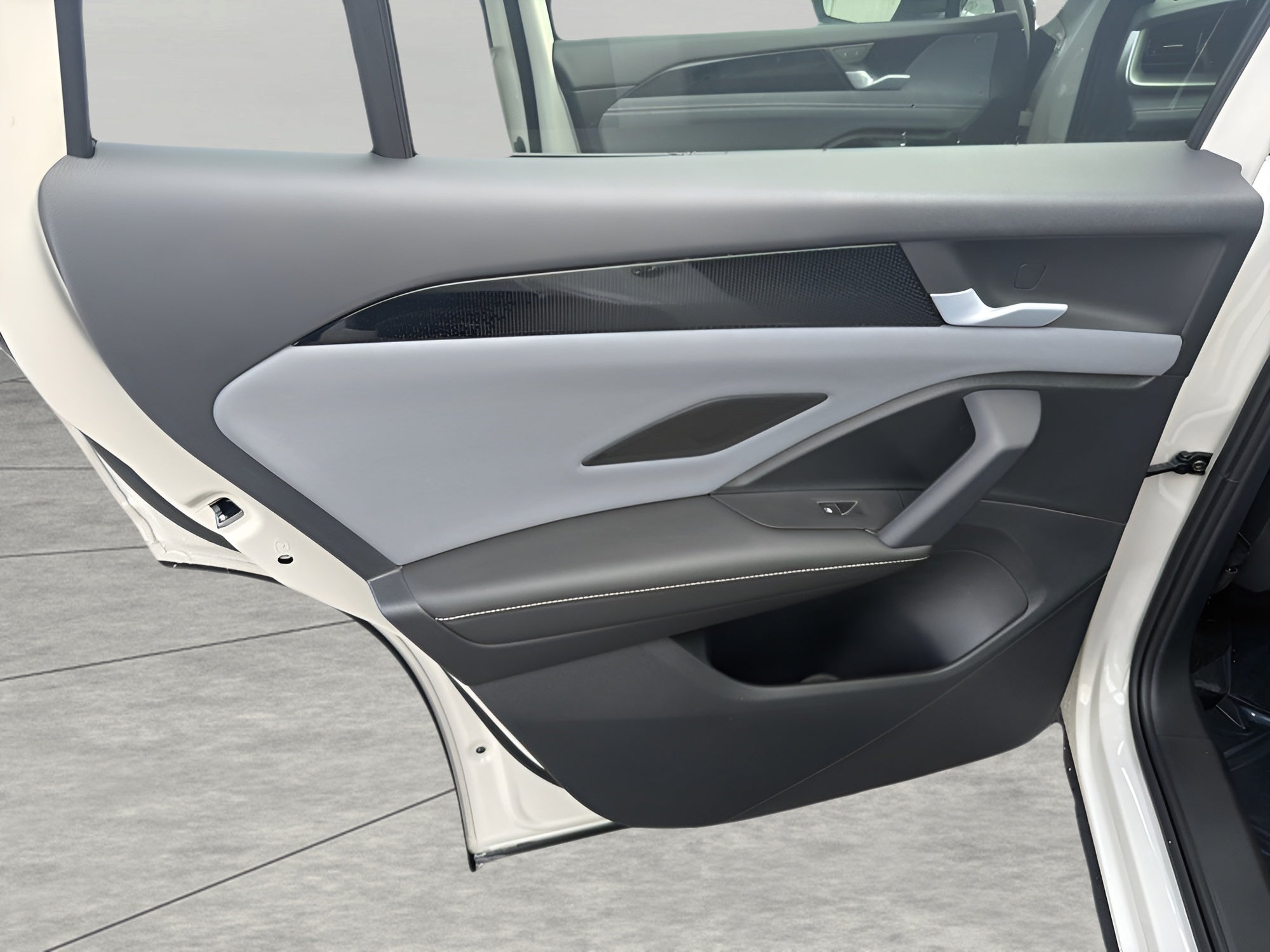 2026 Volkswagen Tiguan SE R-Line Black FWD