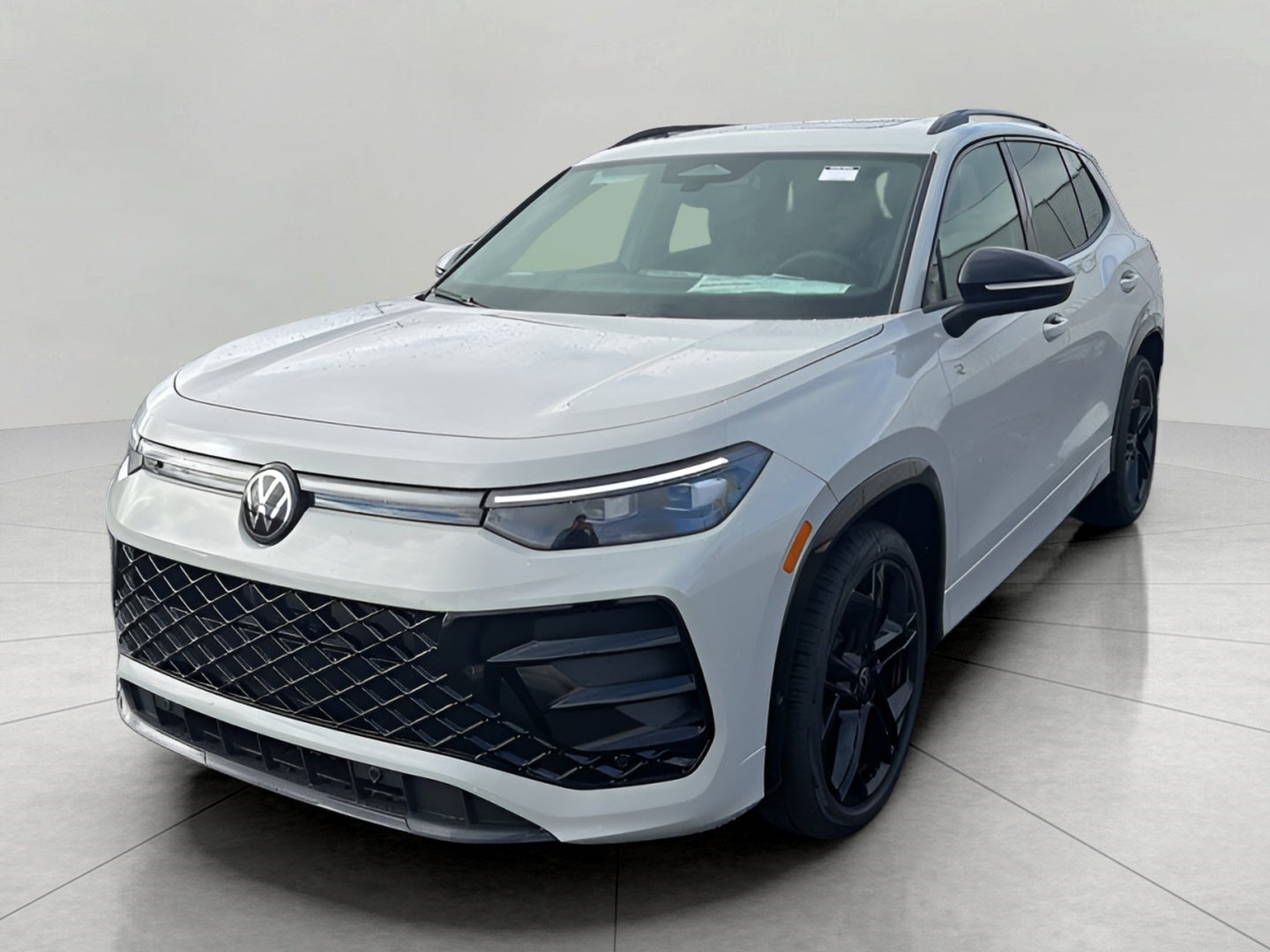 2026 Volkswagen Tiguan SE R-Line Black FWD