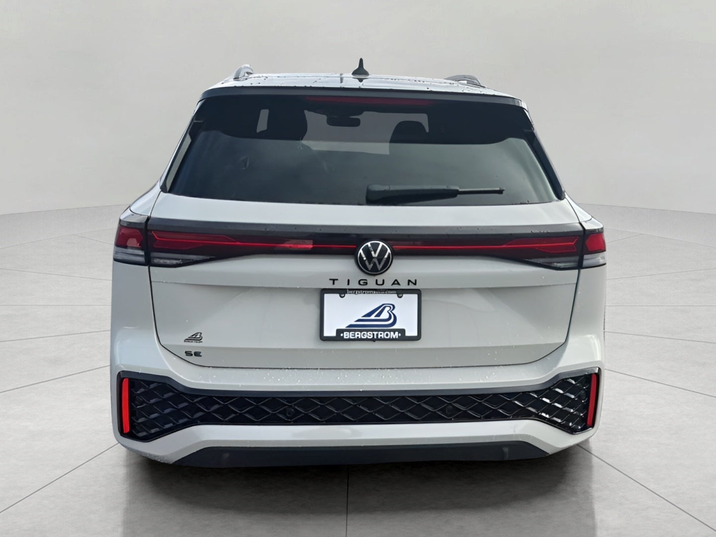 2026 Volkswagen Tiguan SE R-Line Black FWD