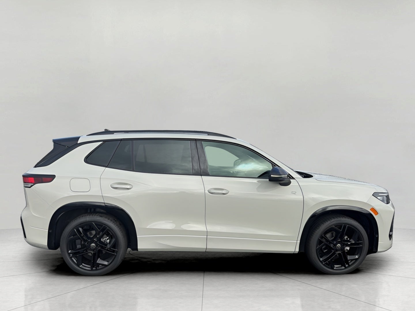 2026 Volkswagen Tiguan SE R-Line Black FWD