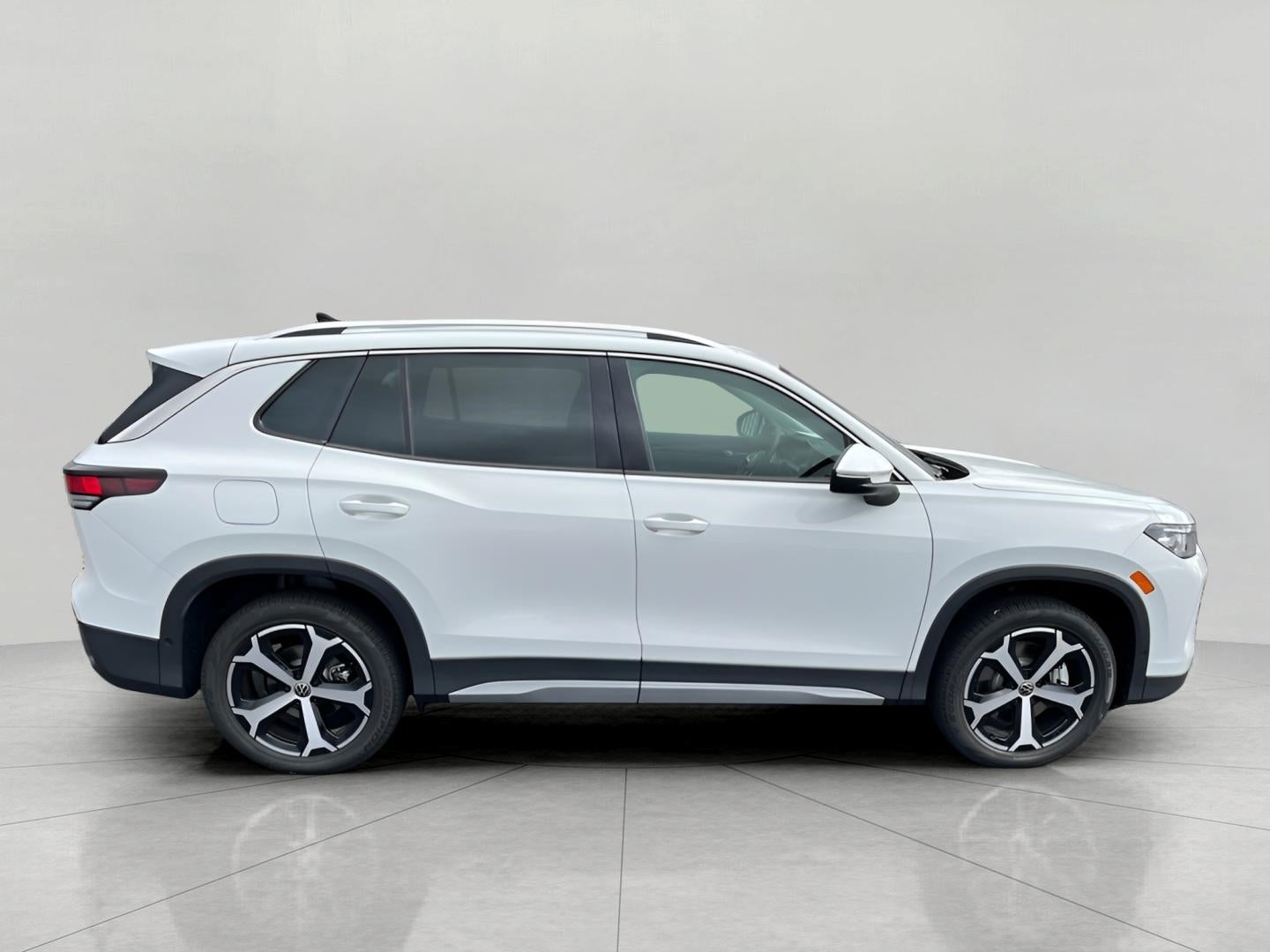 2025 Volkswagen Tiguan 2.0T SE 4MOTION