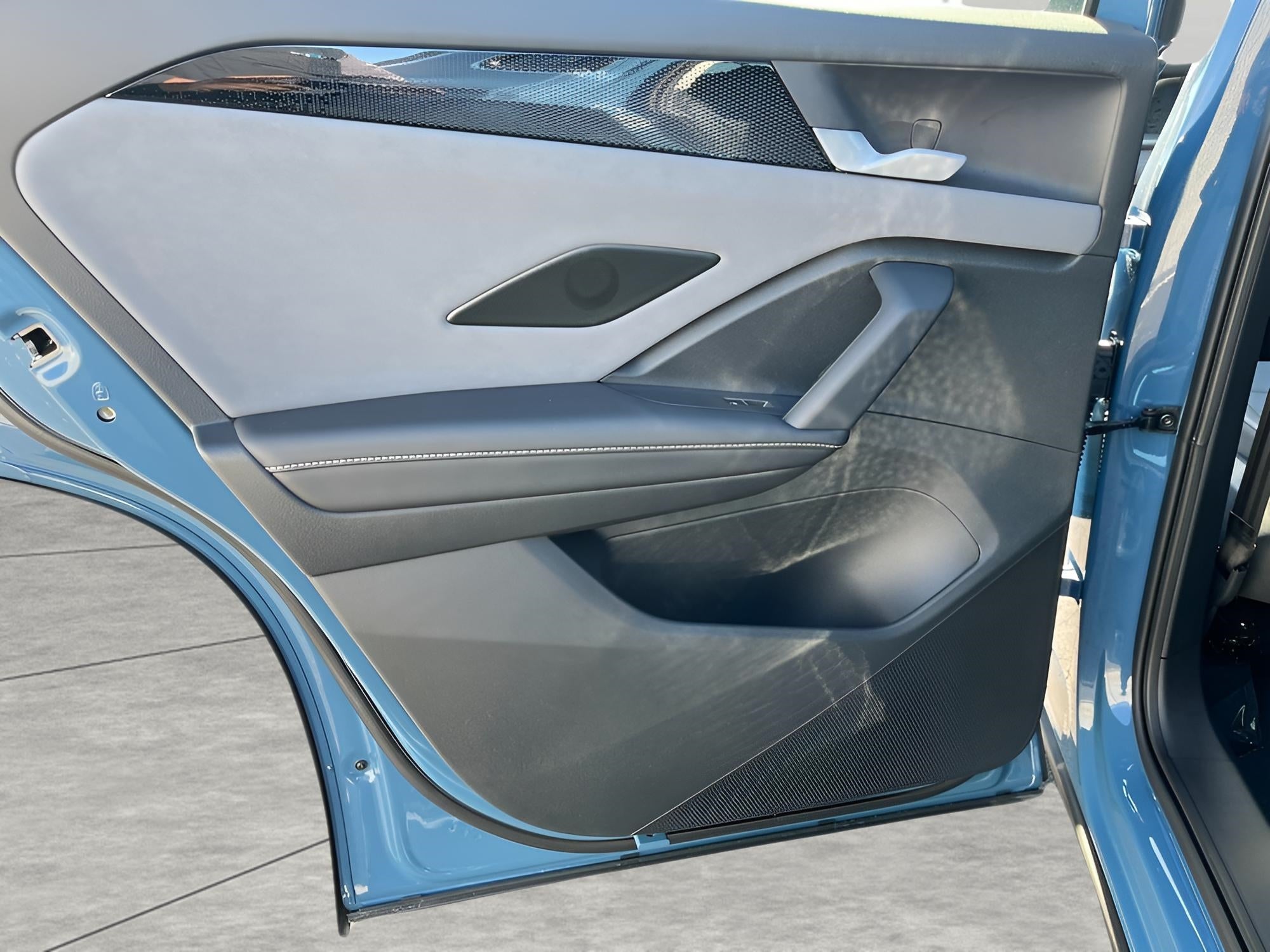 2025 Volkswagen Tiguan 2.0T SE 4MOTION