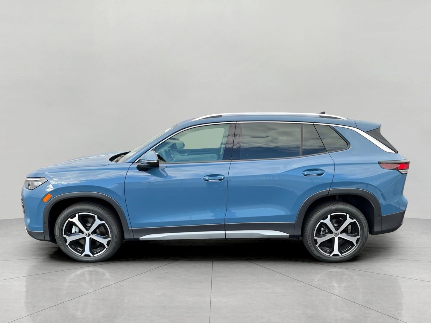 2025 Volkswagen Tiguan 2.0T SE 4MOTION