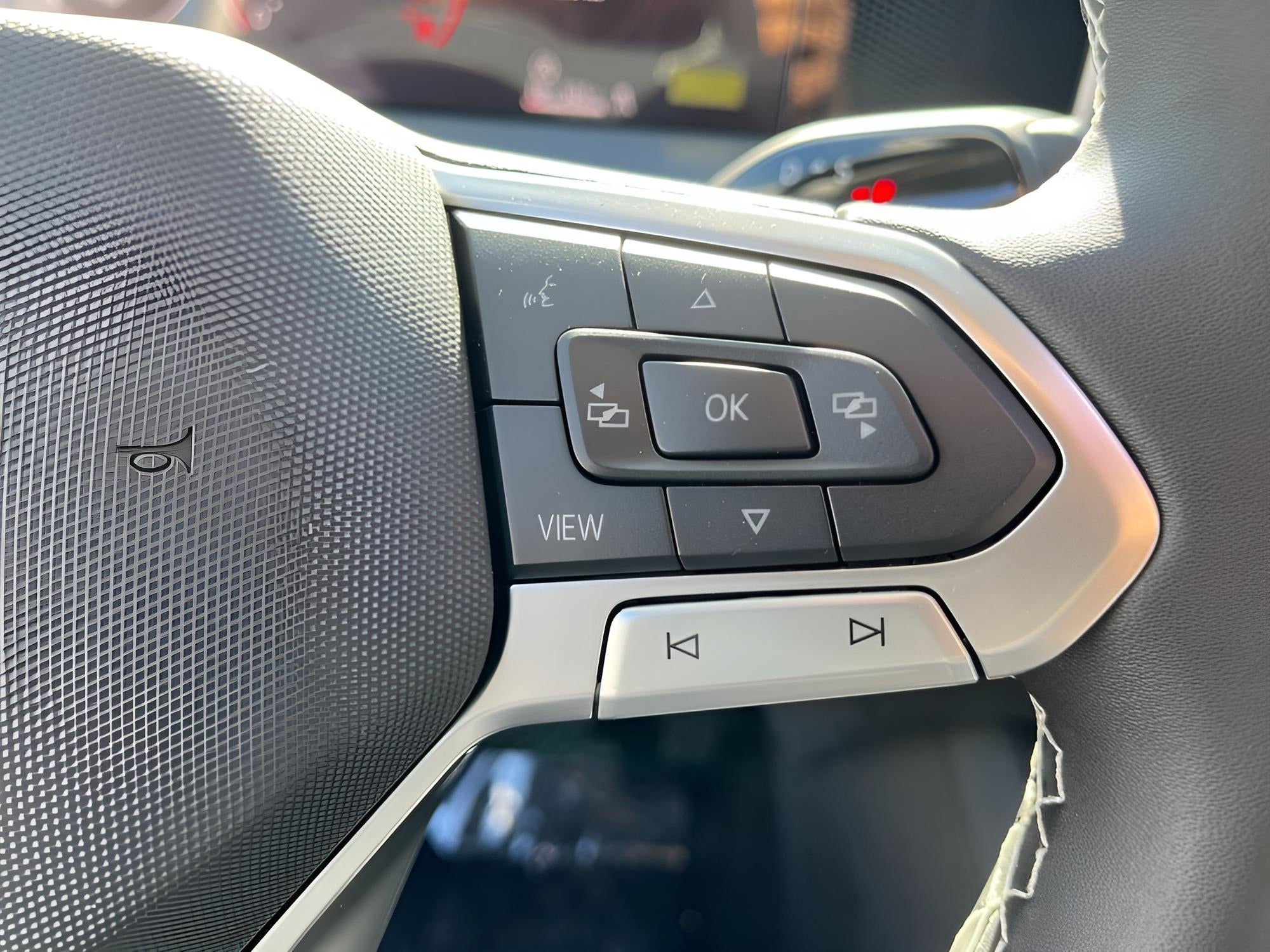 2025 Volkswagen Tiguan 2.0T SE 4MOTION