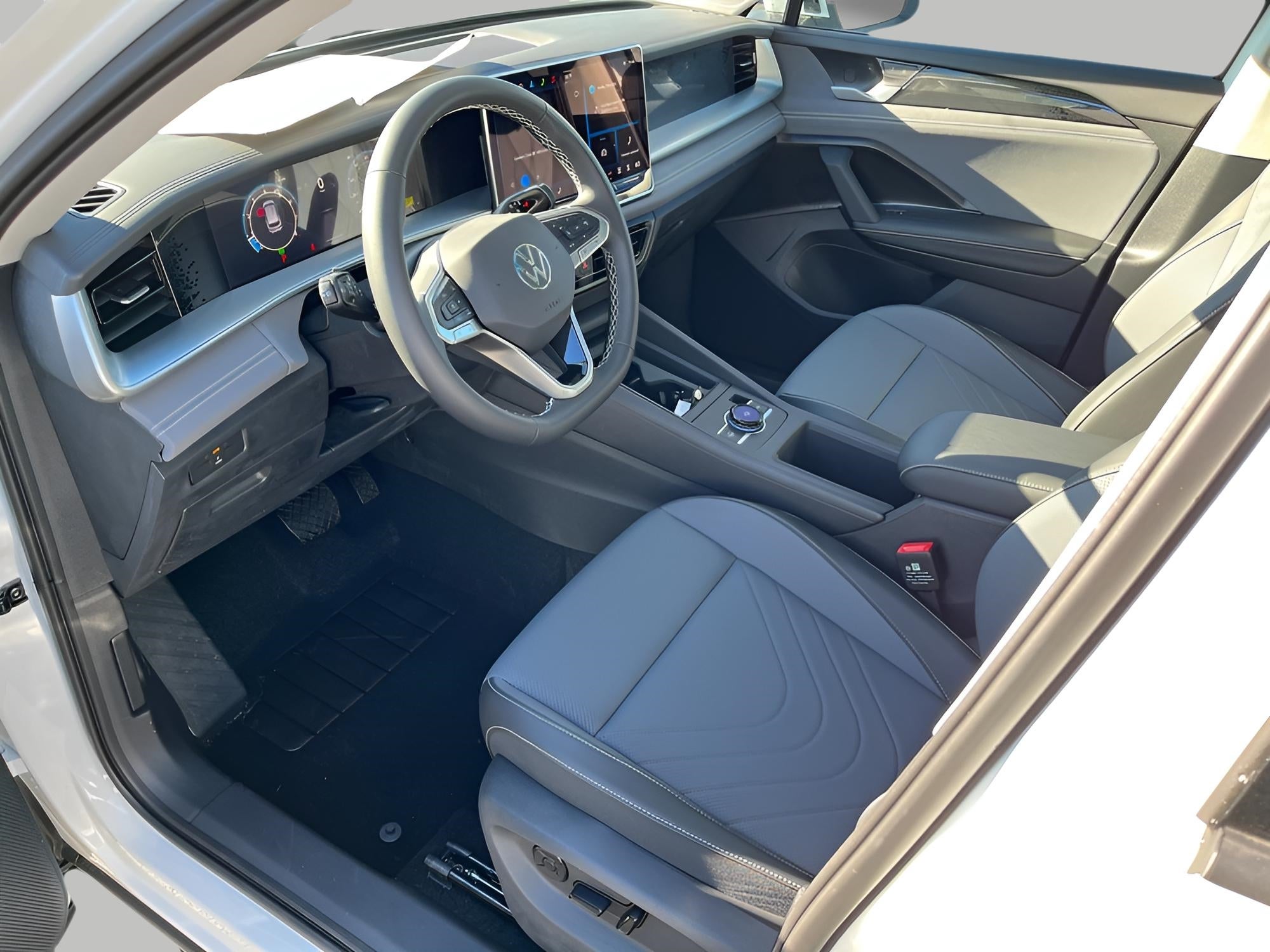 2025 Volkswagen Tiguan 2.0T SE 4MOTION