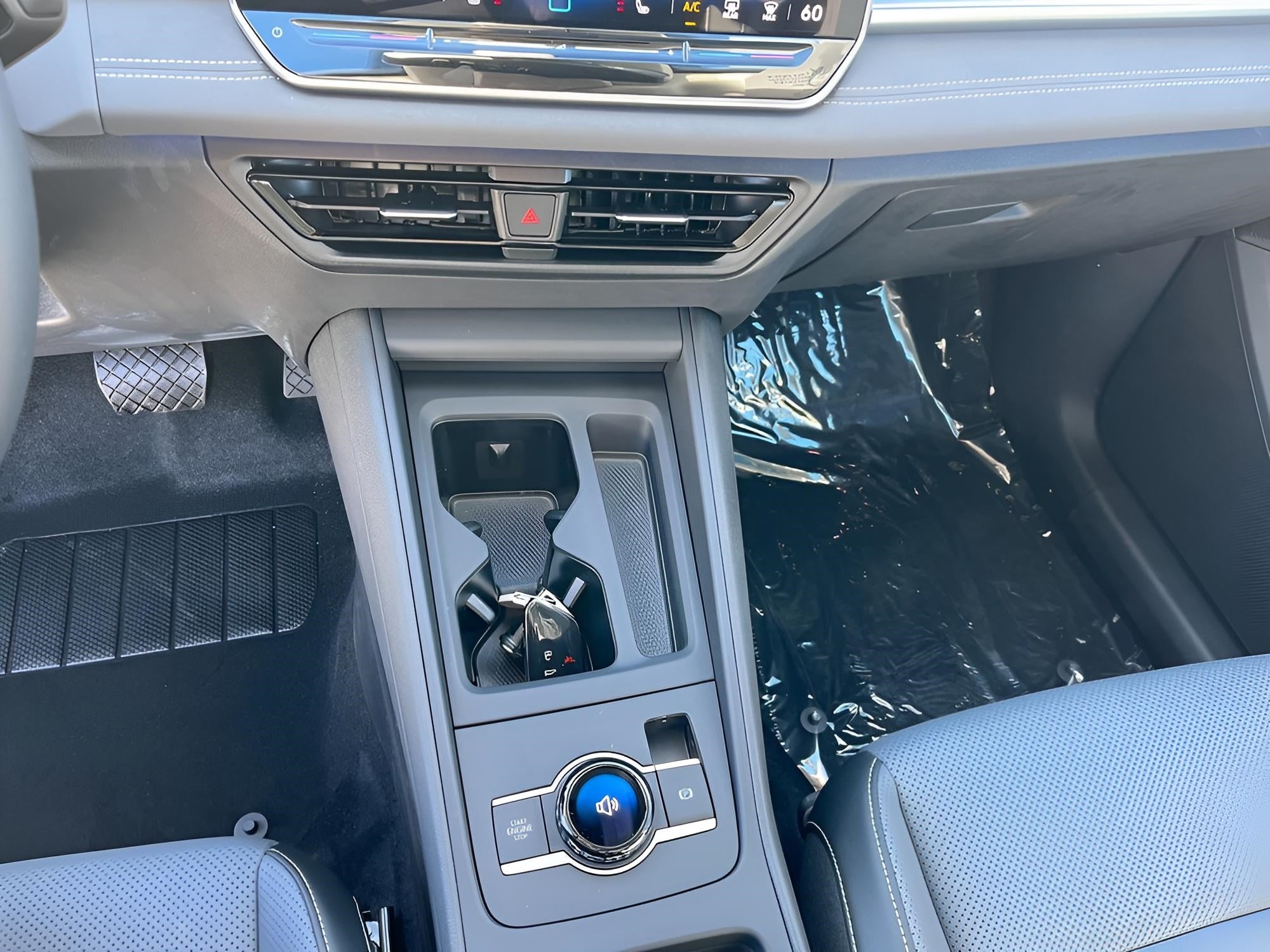 2025 Volkswagen Tiguan 2.0T SE 4MOTION