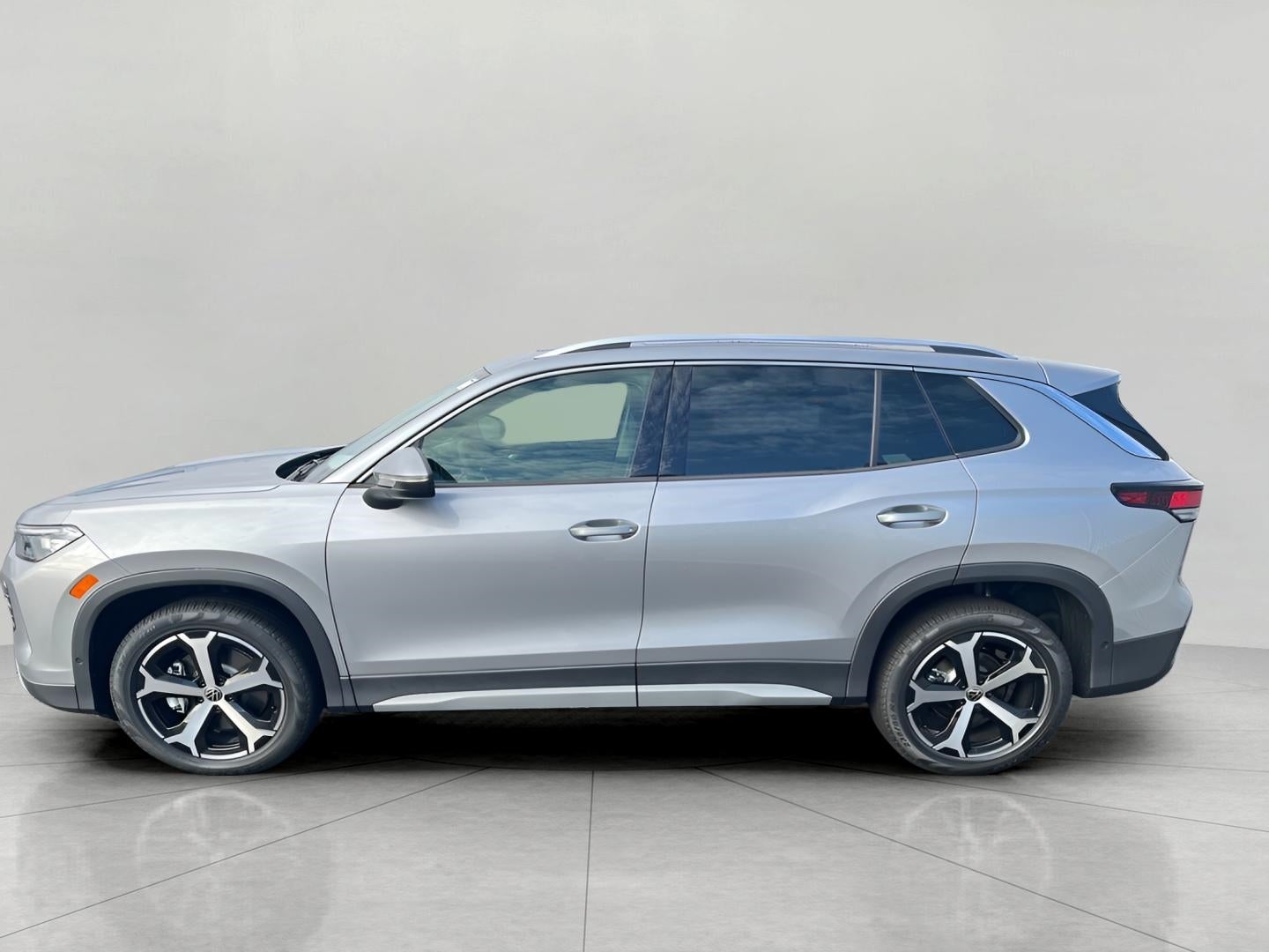 2025 Volkswagen Tiguan 2.0T SE 4MOTION