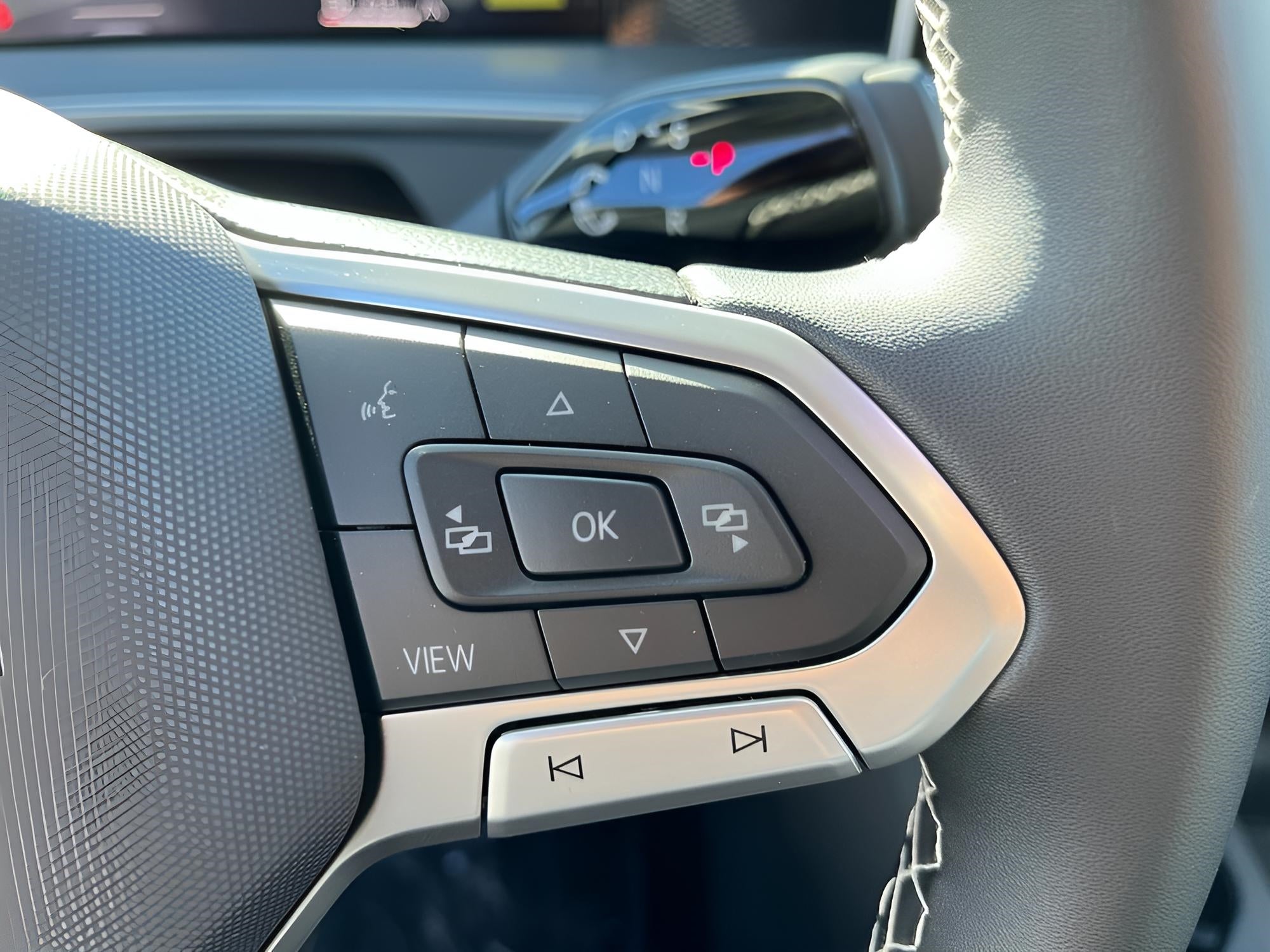 2025 Volkswagen Tiguan 2.0T SE 4MOTION