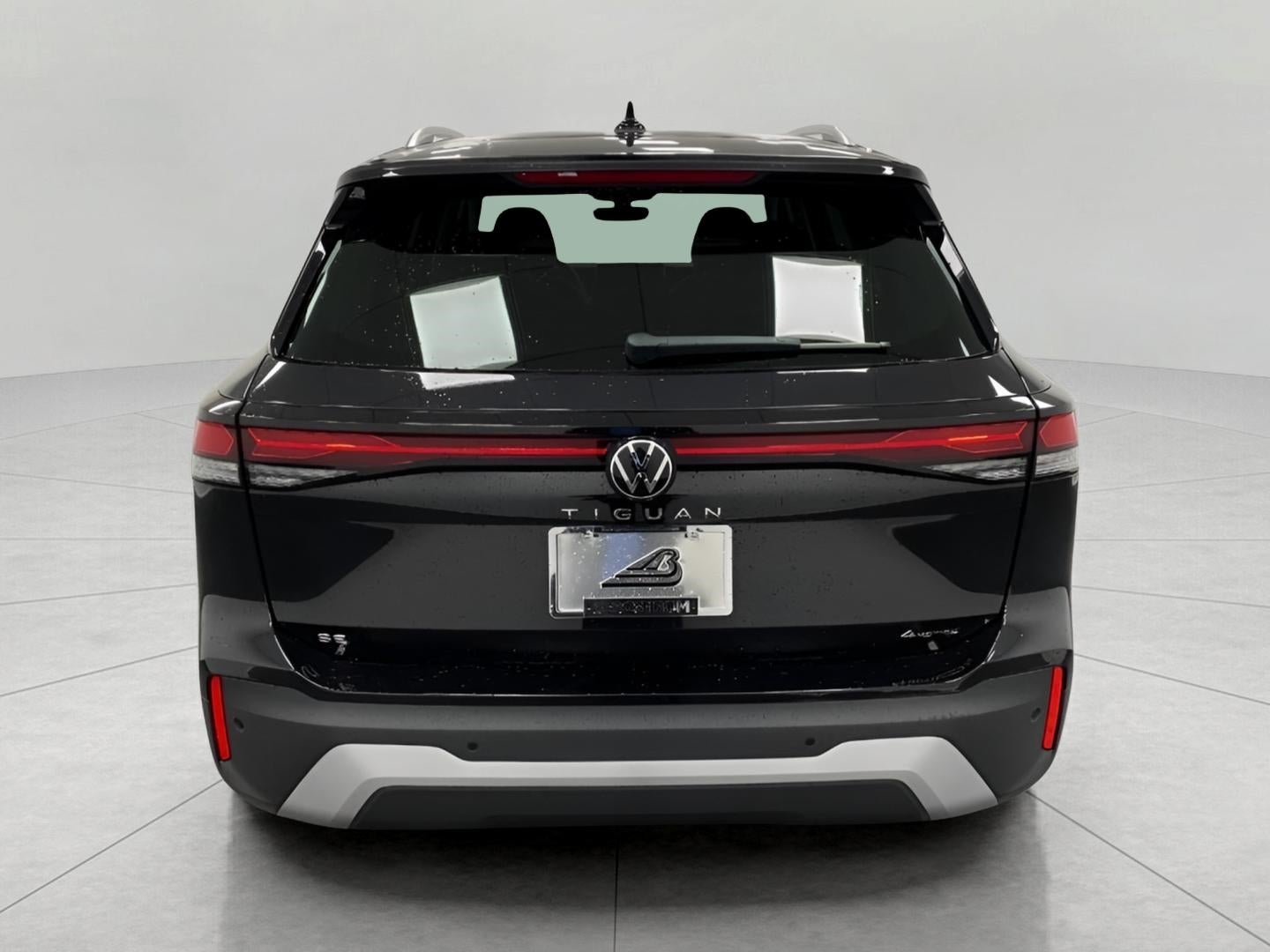 2025 Volkswagen Tiguan 2.0T SE 4MOTION