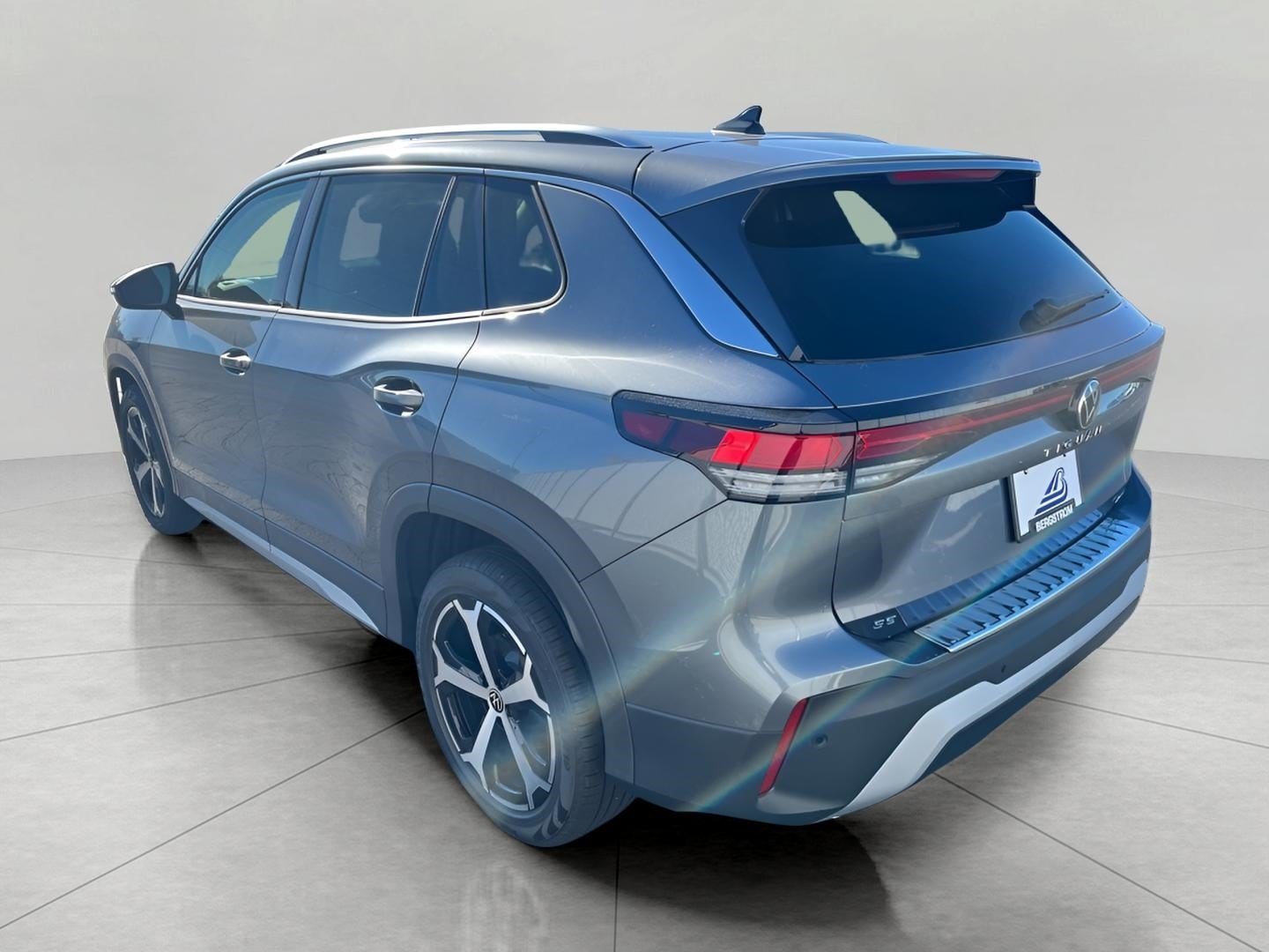 2025 Volkswagen Tiguan 2.0T SE 4MOTION