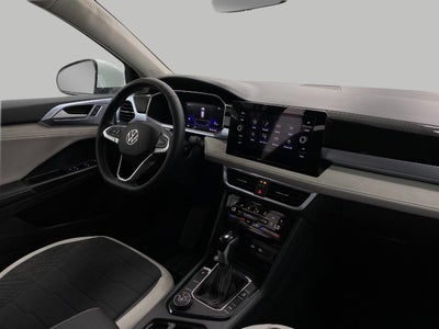 2026 Volkswagen Taos SE FWD