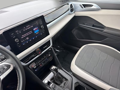 2025 Volkswagen Taos SE 4MOTION